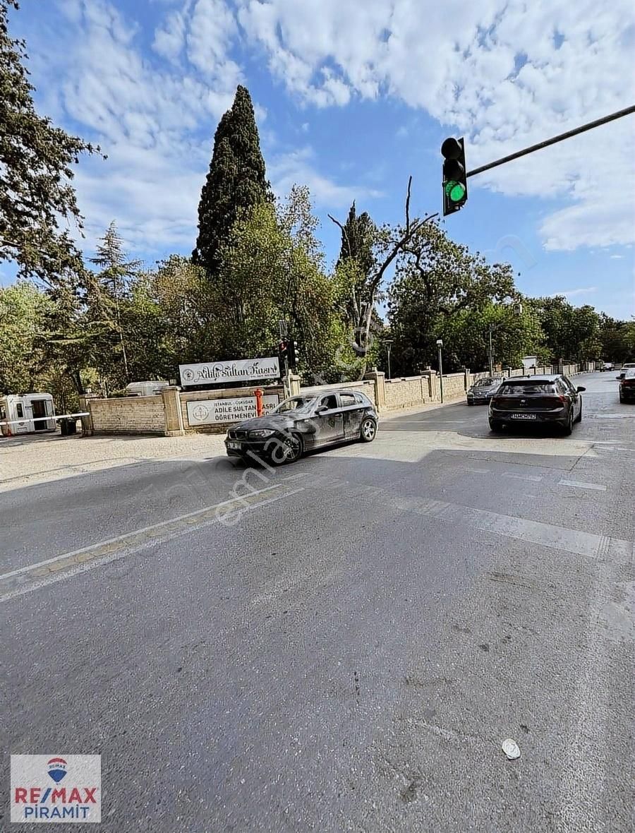 Koşuyolu Tophaneli Oğlu Caddesi Üzerinde Fırsat 2+1 Satılık