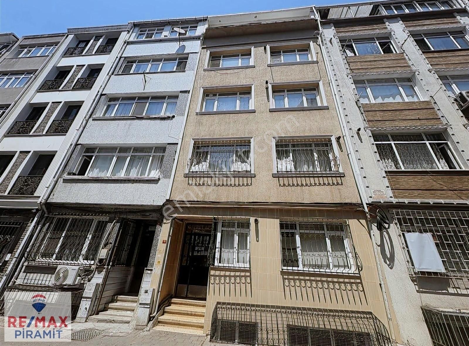 Fatih'te Merkezi Konumda Taşınmaya Hazır Eşyalı Kiralık Daire