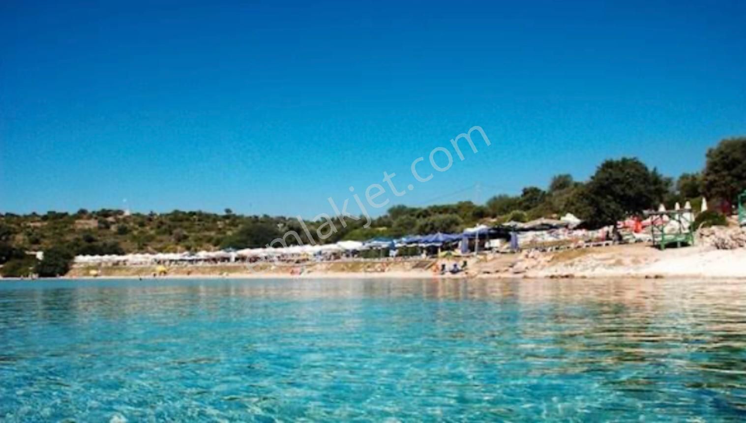 Turyap Çeşme Pırlanta Plajına 300 Metre Mesafede Yazlık