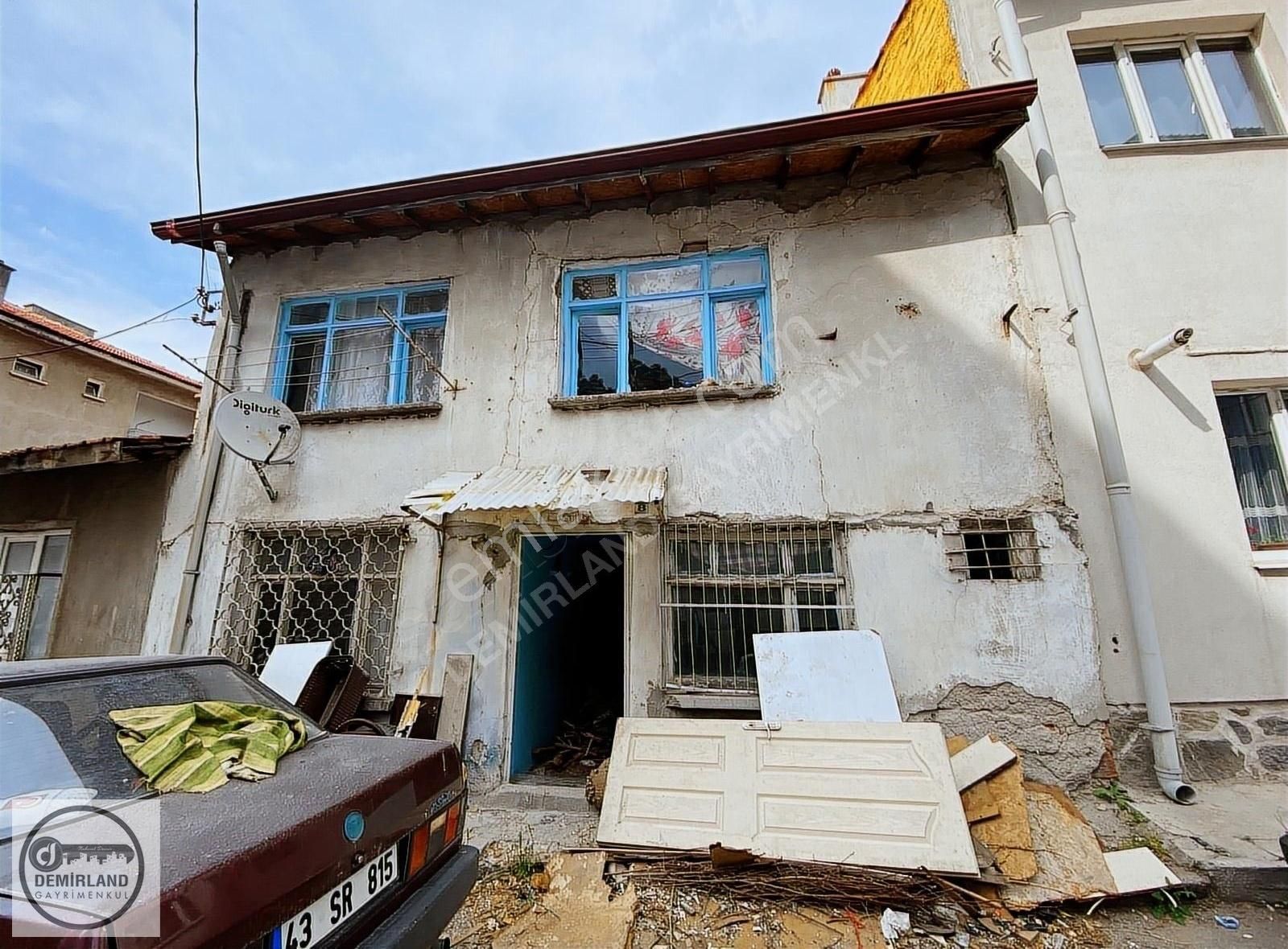 Demirland'dan Satılık Maruf Mahallesinde Müstakil Ev