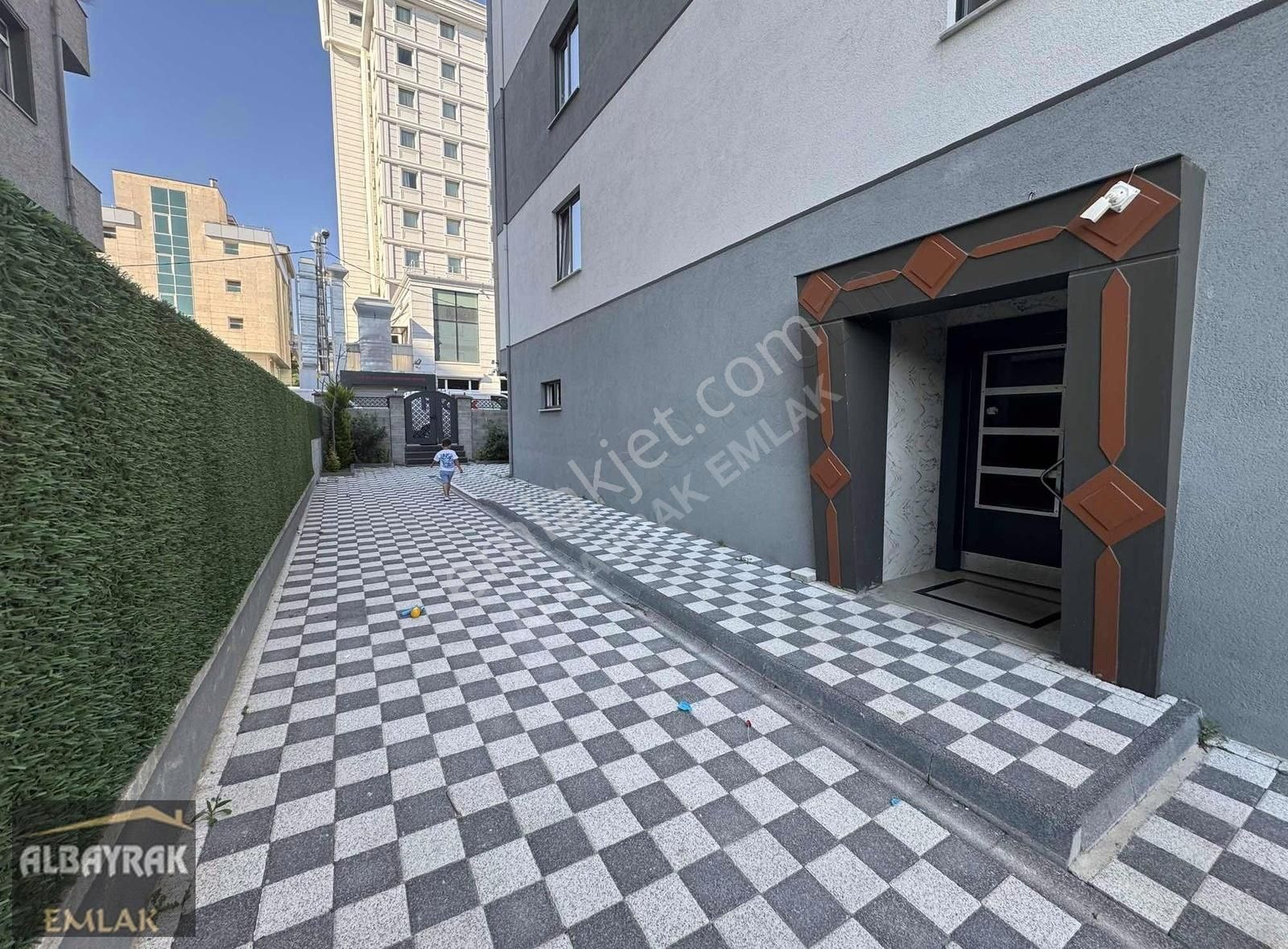 Albayrak Emlaktan Ön Cephe Sıfır Kapalı Otoparklı Daire