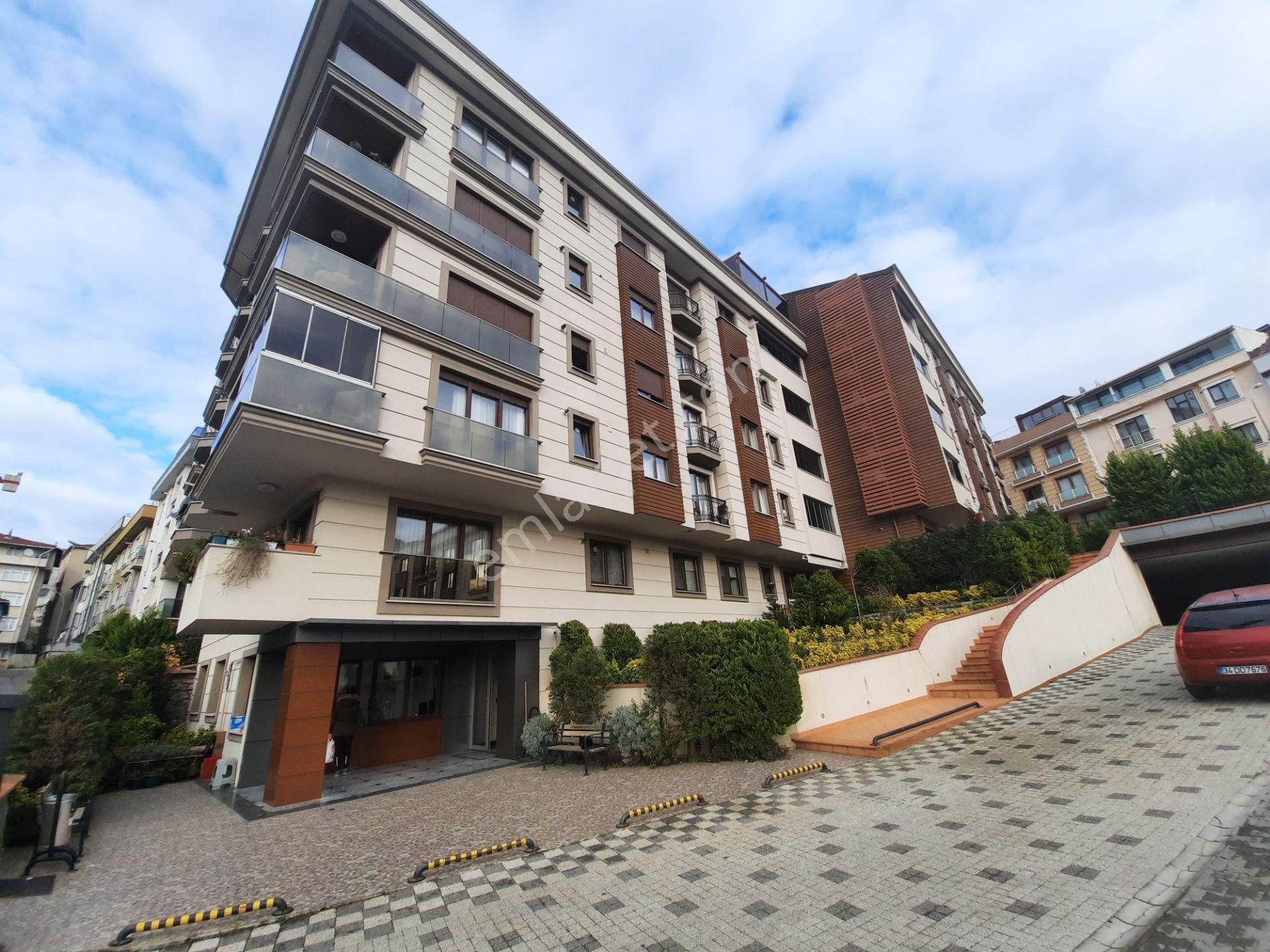 7/24 Güvenlikli Sitede Otoparklı Balkonlu 2+1 90 M2 Fırsat Daire