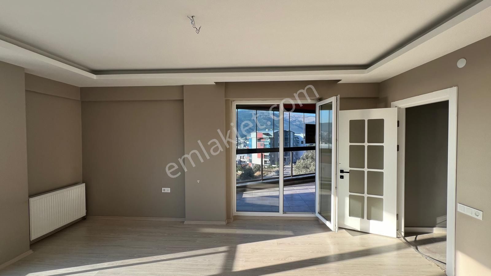 Fatih'ten Hisar Mahallesinde 2+1 100m2 Yeni Binada Deniz Manzaralı Satılık Arakat Daire