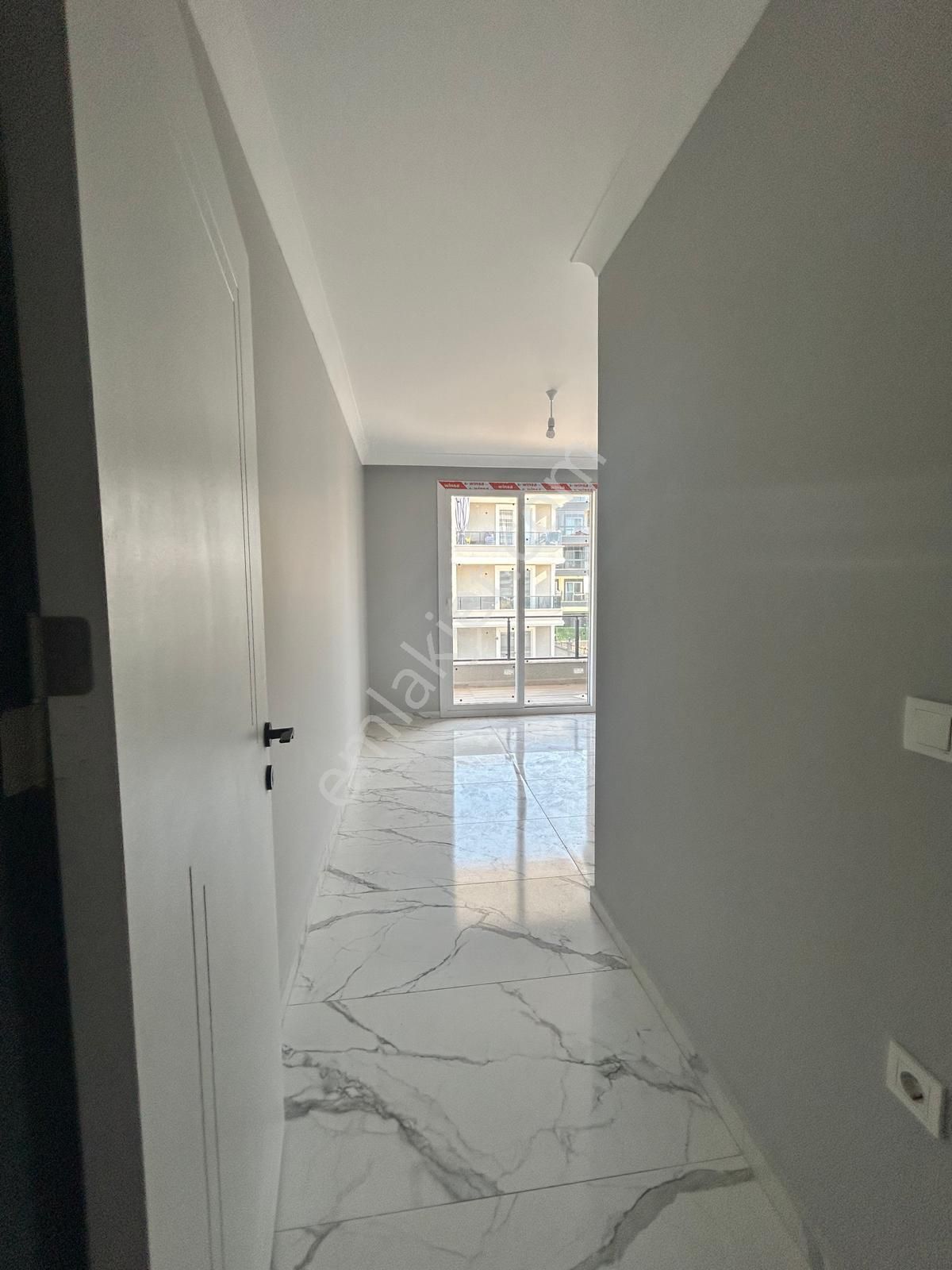Ayvalık Altınova'da 3 Katlı Binanın 2 Katı 2+1 Sıfır Lüks Daire - Görsel 10