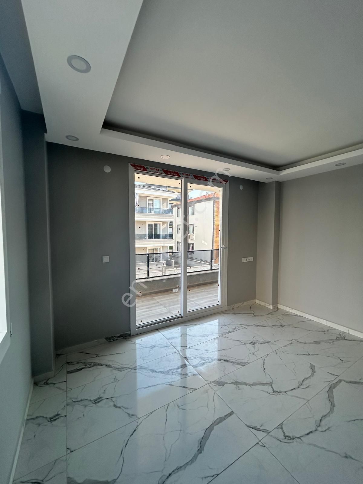 Ayvalık Altınova'da 3 Katlı Binanın 2 Katı 2+1 Sıfır Lüks Daire - Görsel 16