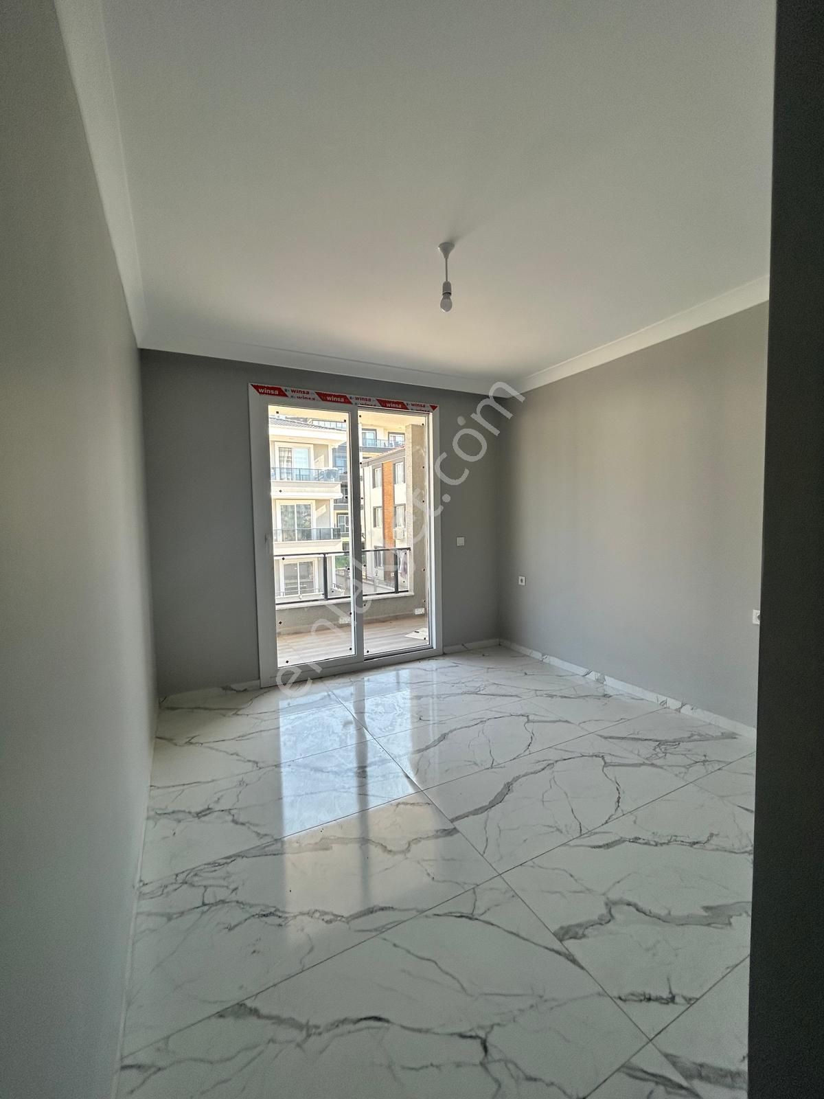 Ayvalık Altınova'da 3 Katlı Binanın 2 Katı 2+1 Sıfır Lüks Daire - Görsel 15