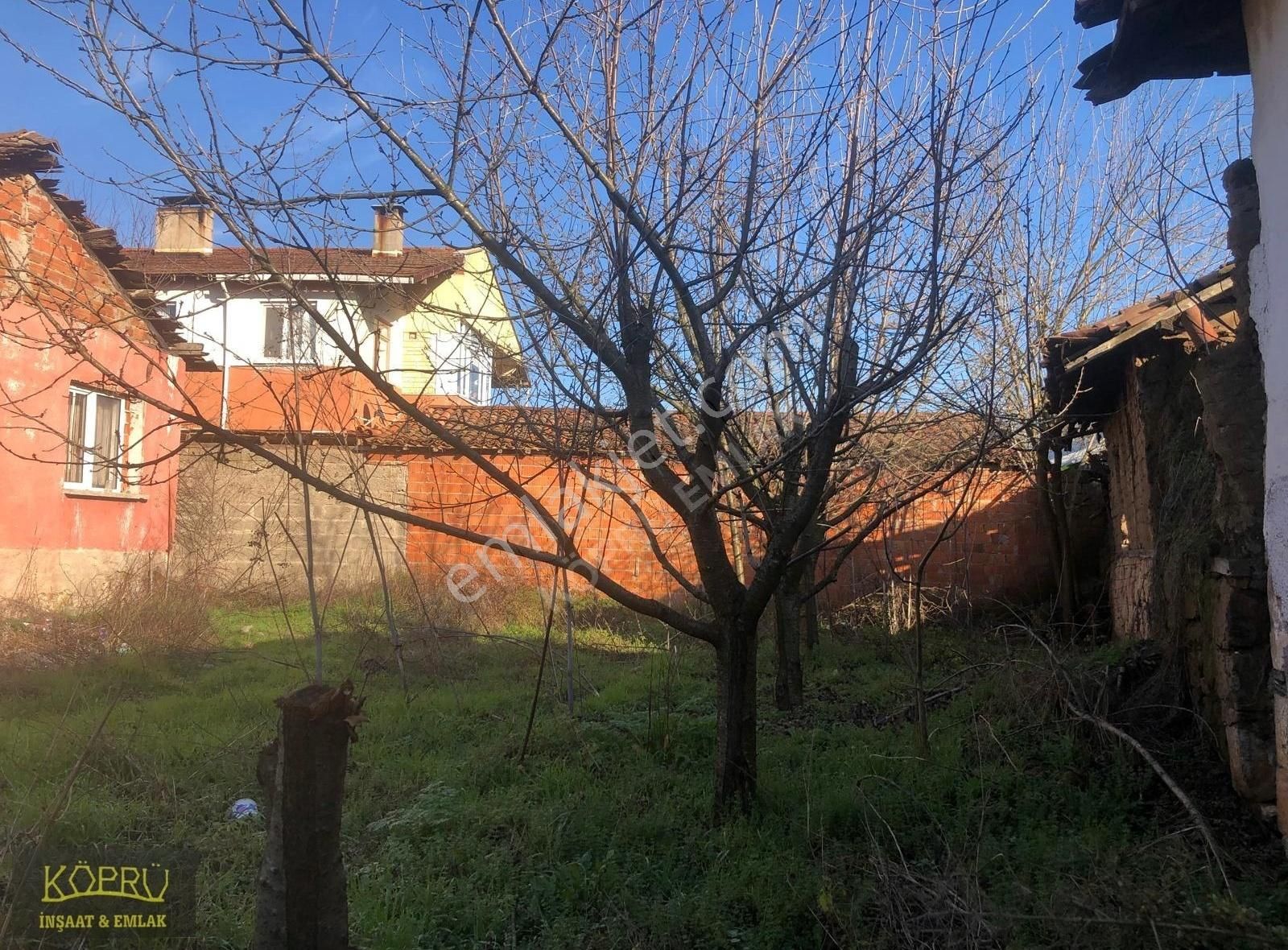 Çanakkale,,karakoca Mah'de Satılık 423m2 Arsa İçinde Müstakil Ev
