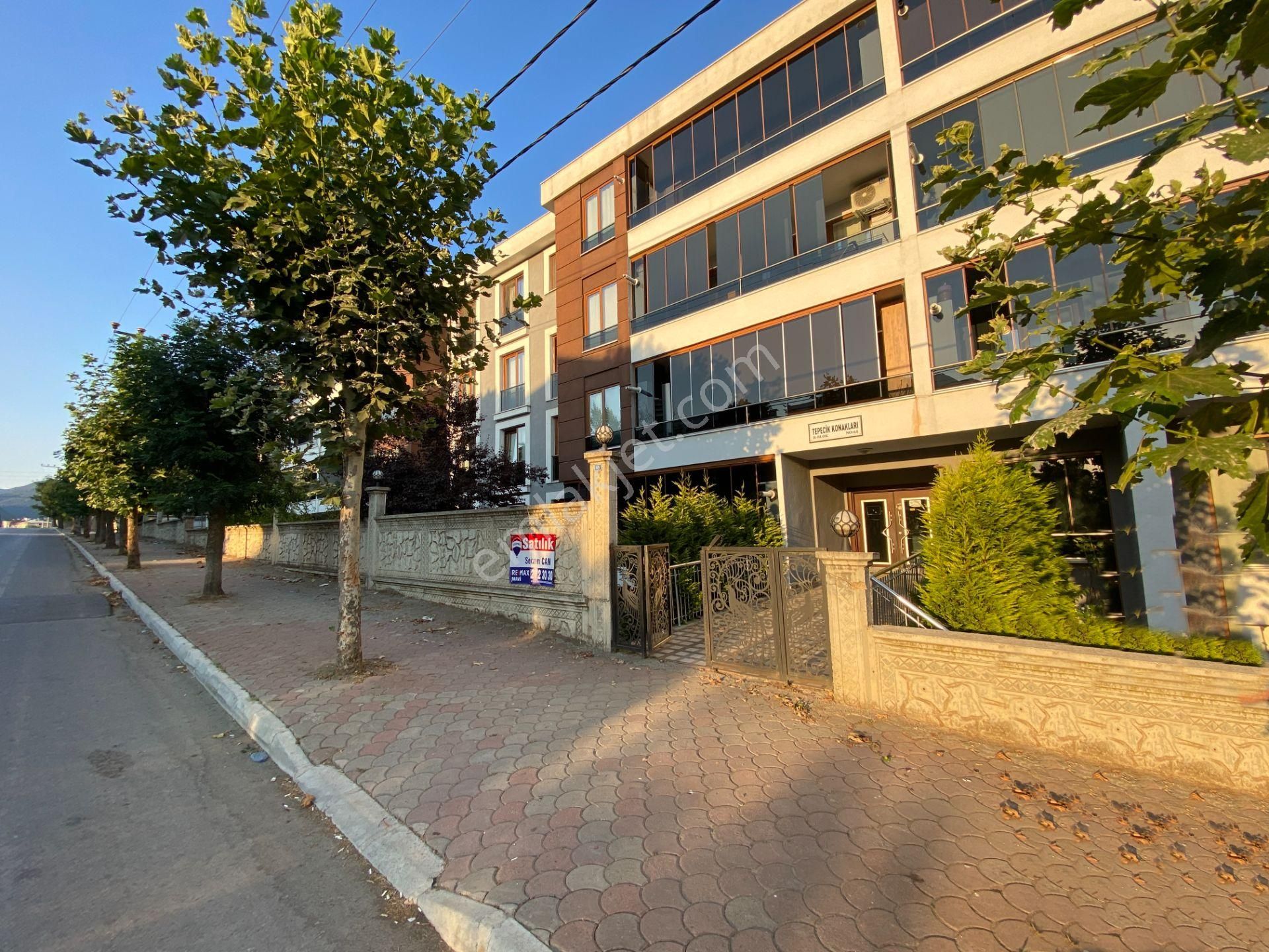 Hendek Tepecik Konaklarında Kapalı Otoparklı 2+1 Satılık Daire