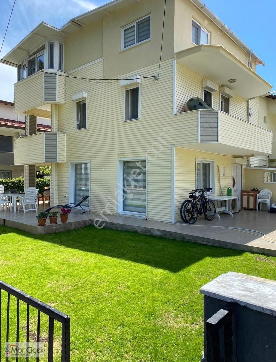 Morçiçek'ten Manal Koyunda Deniz Kenarında Lüks Tripleks Villa