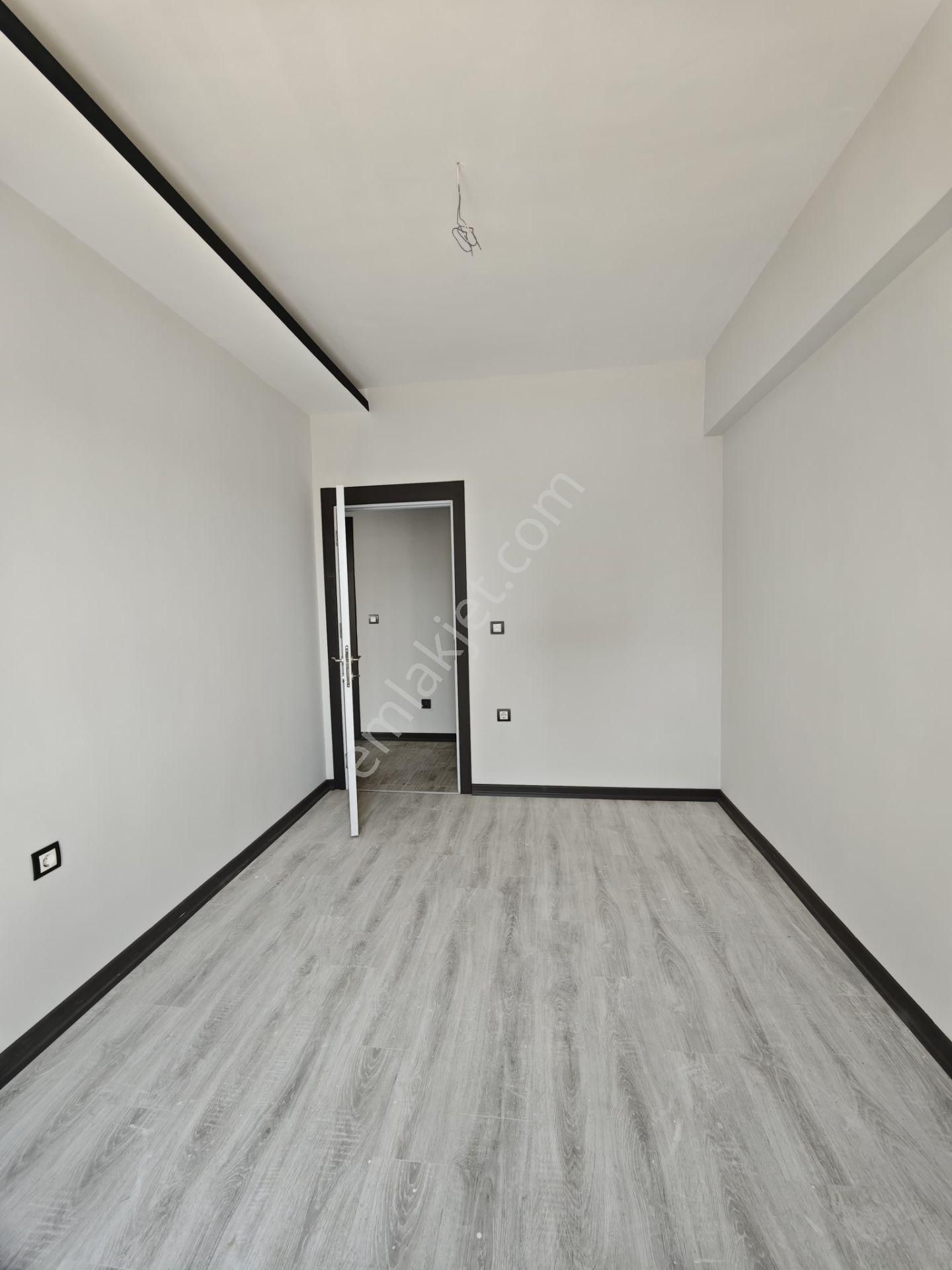 Bahçelievler Mah. Kombili Kısa Katlı Giy. Odalı Kaçmaz Daire - Görsel 5