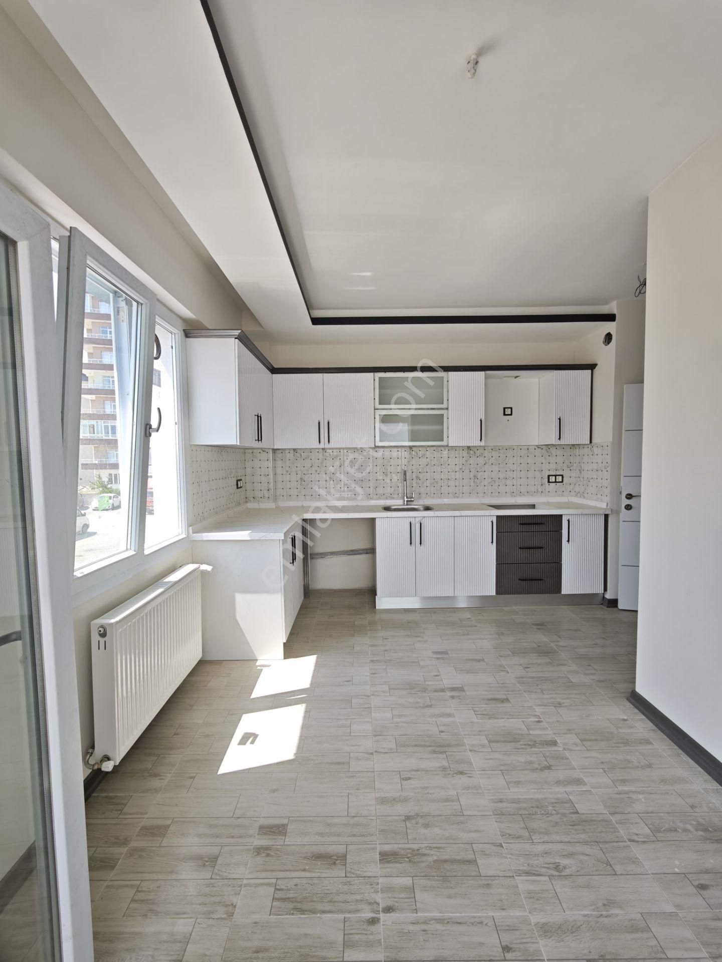 Bahçelievler Mah. Kombili Kısa Katlı Giy. Odalı Kaçmaz Daire - Görsel 2