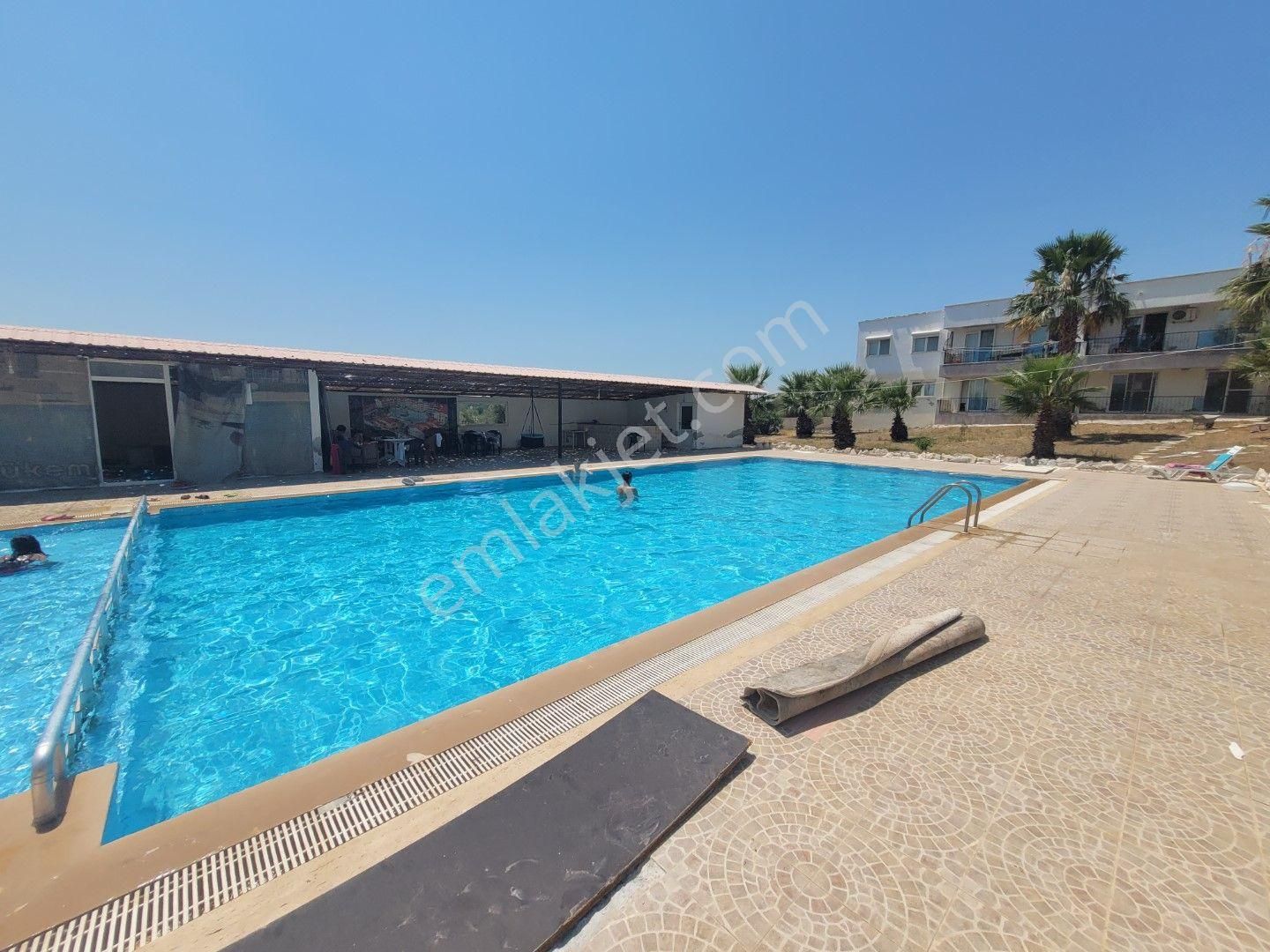 Didim Fevzipaşada Havuzlu Sitede 1+1 Daire