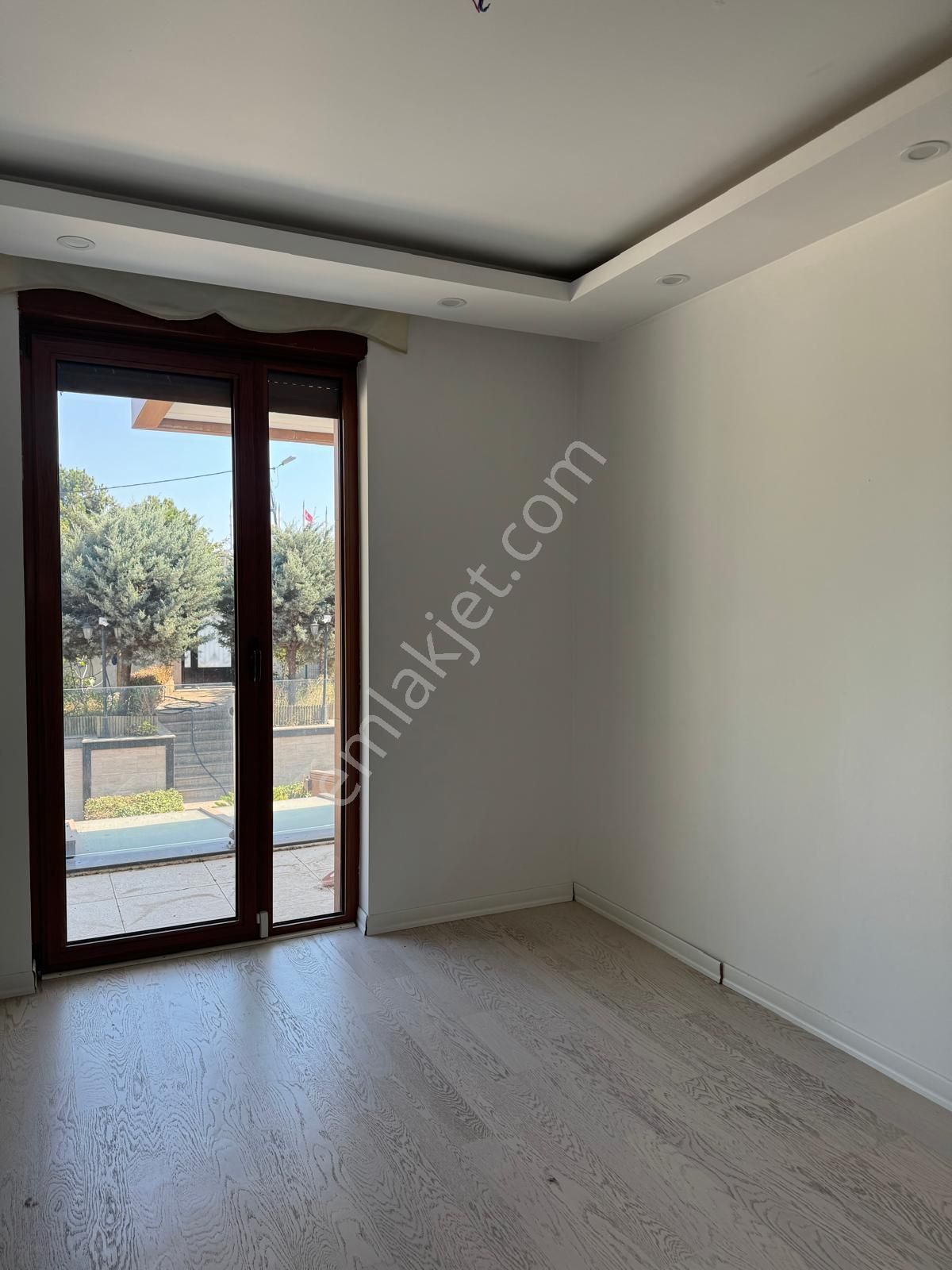 Çengelköy 'de Manzaralı Müstakıl Havuzlu Kiralık Villa - Görsel 13