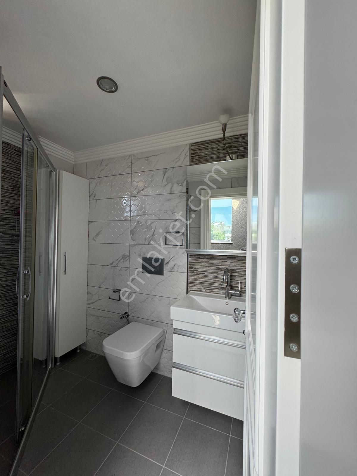 Çengelköy 'de Manzaralı Müstakıl Havuzlu Kiralık Villa - Görsel 11