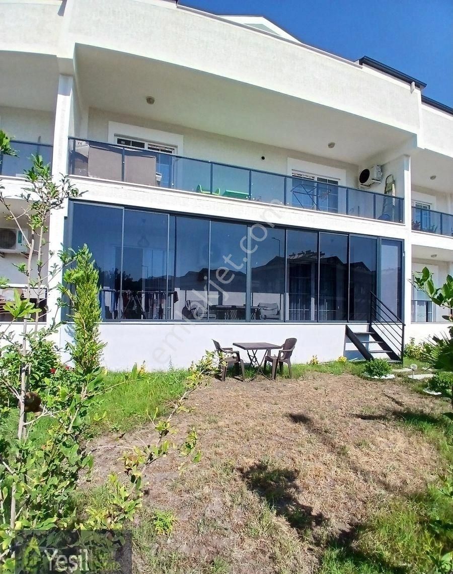 Kuzdere'de Full Eşyalı Havuzlu Sitede Satılık 1+1 Geniş Daire