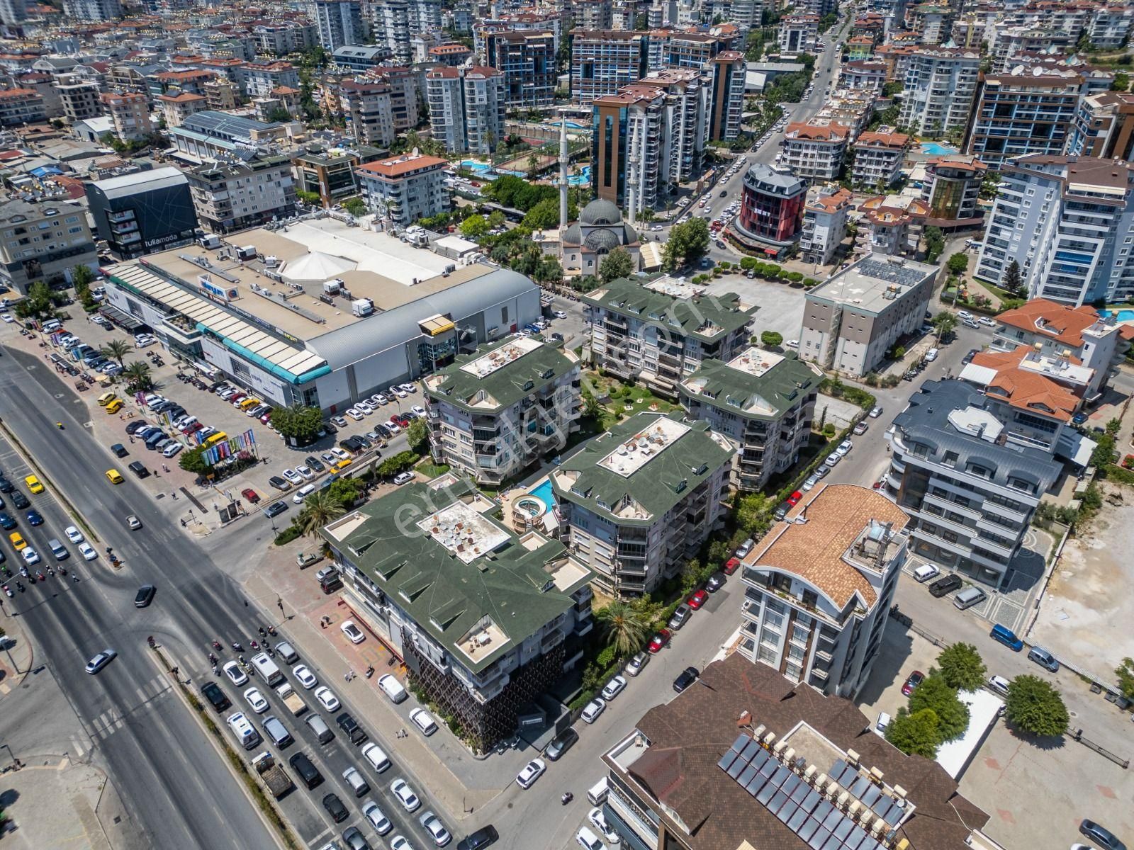 Cumhuriyet Mahallesi Obasaray 4 Sitesi Satılık 2+1 Daire