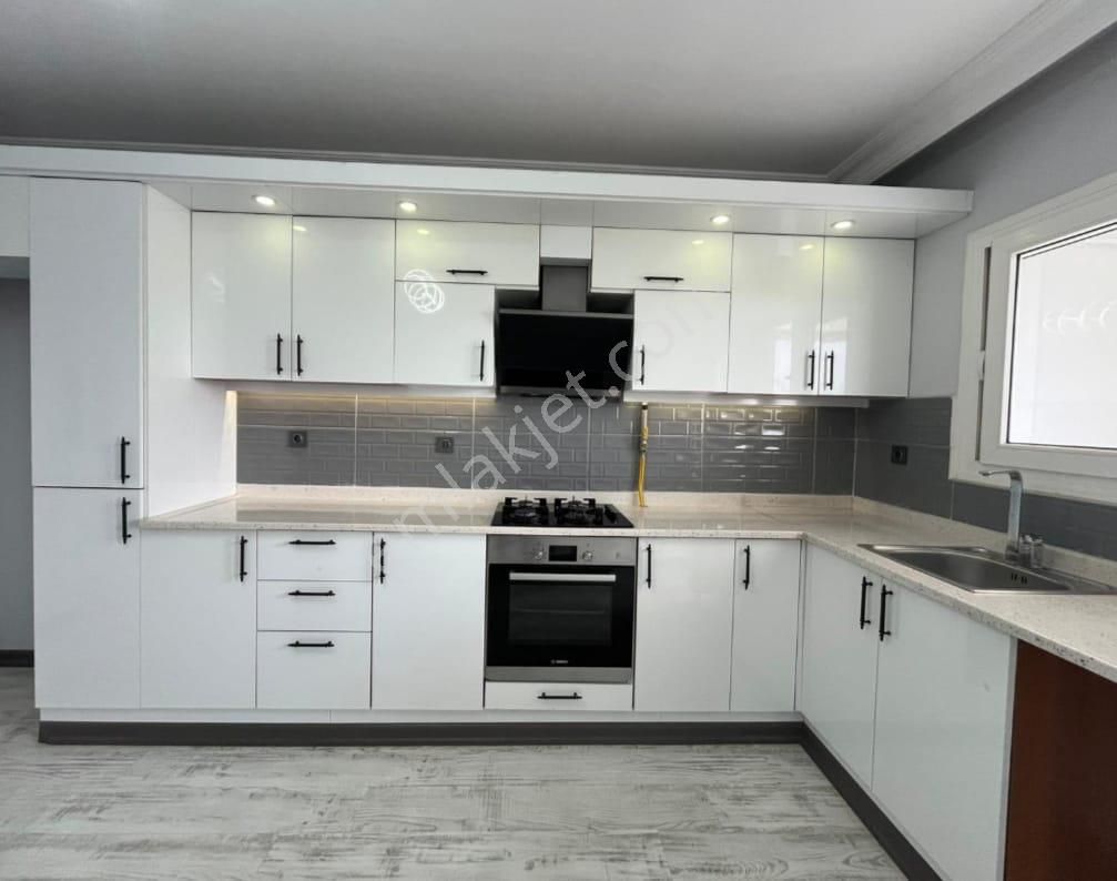İz'den Bulvar Üzeri Ultra Lüks 4+1 Kapalı Mutfak - Görsel 3