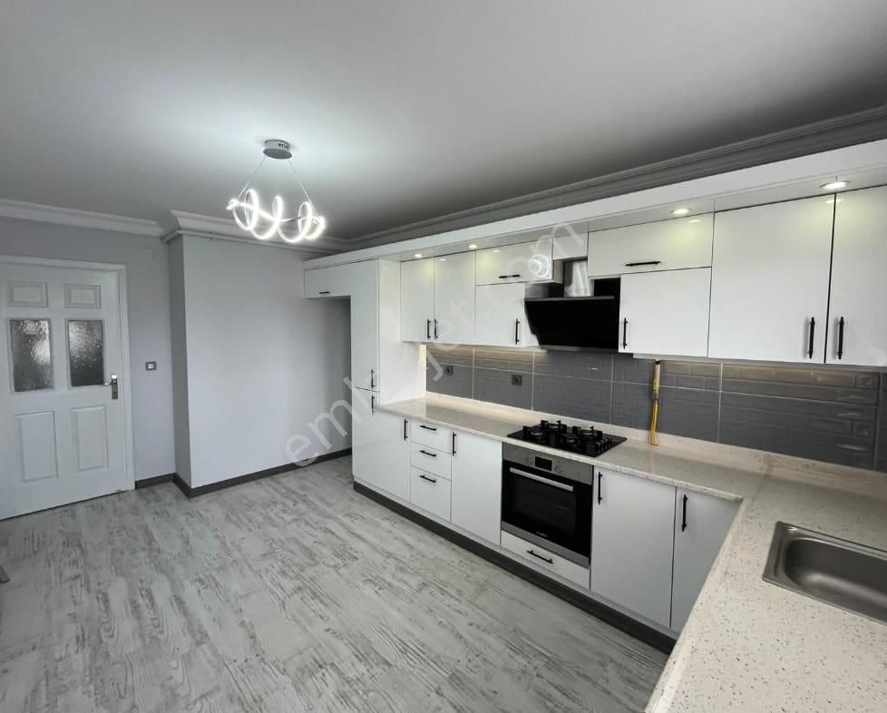 İz'den Bulvar Üzeri Ultra Lüks 4+1 Kapalı Mutfak - Görsel 2