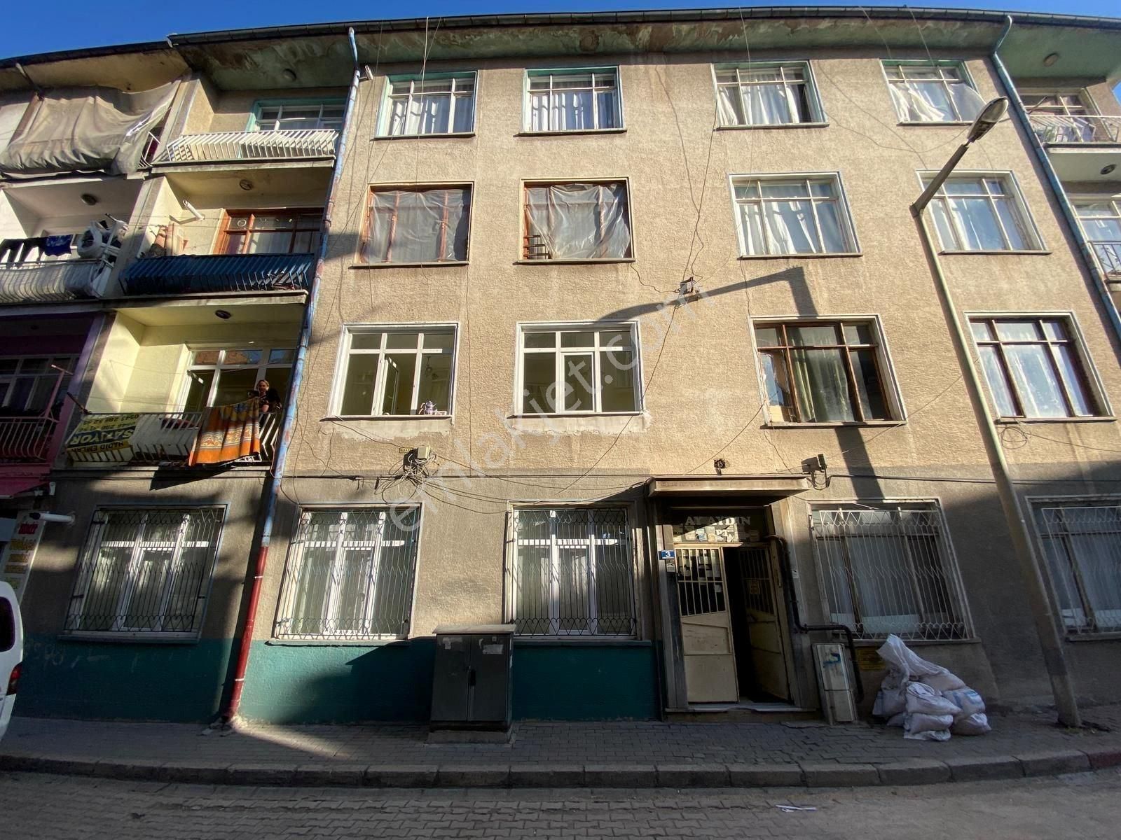 Meram Sahipata Satılık Arakat 2+1 Daire