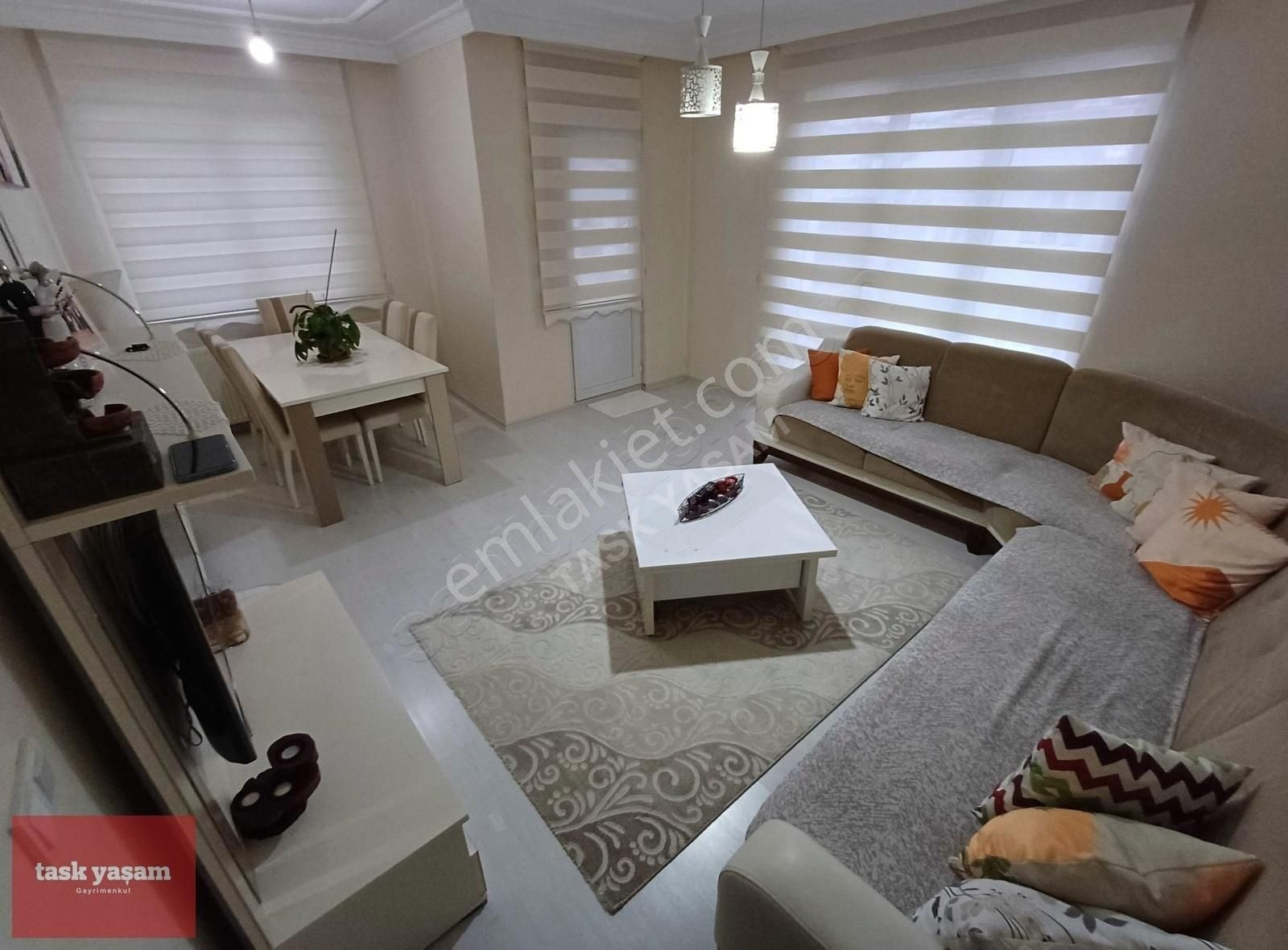 Çayırova Özgürlük Mahallesi'nde Satılık 2+1 Daire