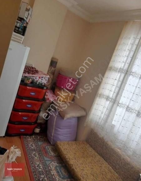Tuzla Mimarsinan'da Emiroğlu Caddesinde Satılık 3+1 Daire