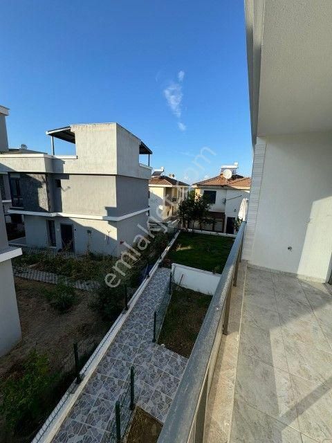 Foçada Denize Çok Yakın 3+1 Satılık Müstakil Villa - Görsel 10