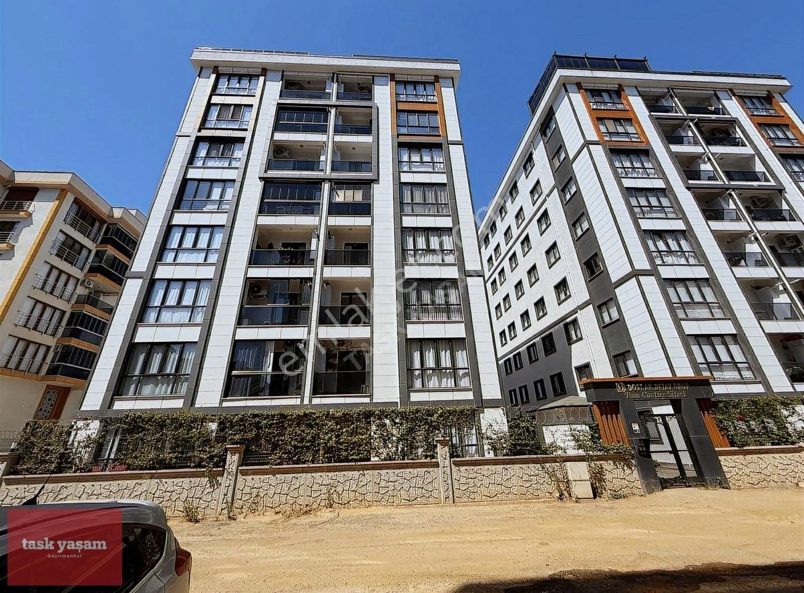 Tuzla Postane Mahallesinde Site İçerisinde Satılık 2+1 Daire