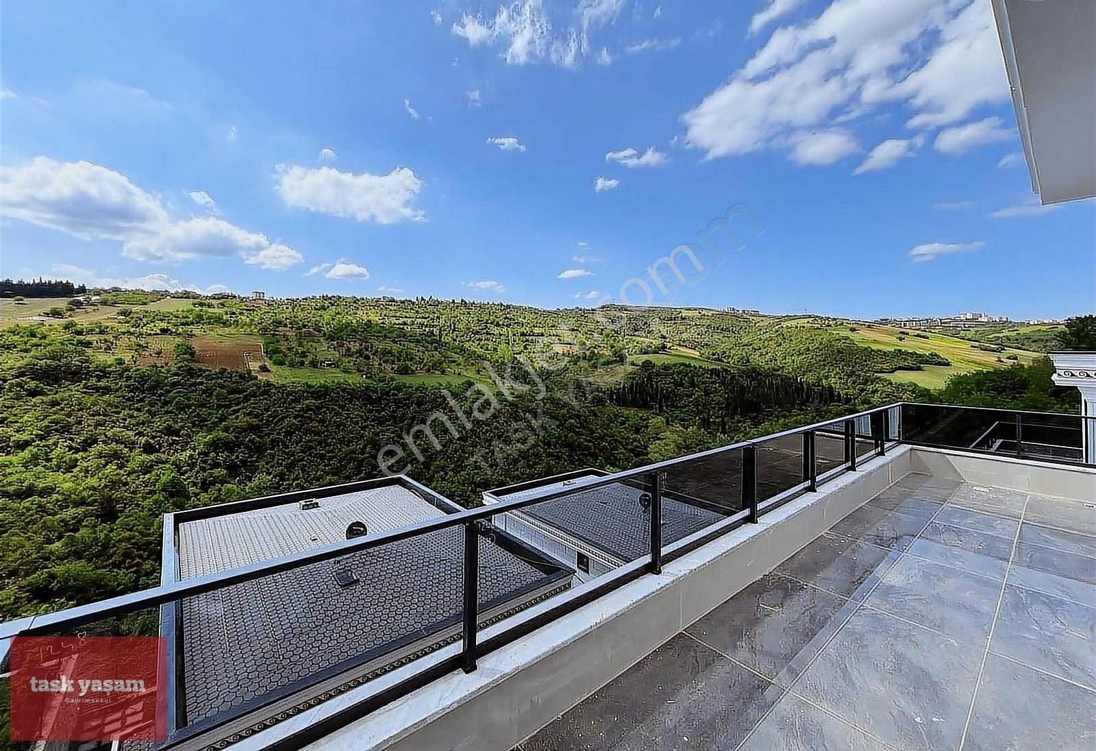 Task Yaşam Kabaoğlunda Müstakil 5+1 3 Kat 320m2 Fırsat Villa!