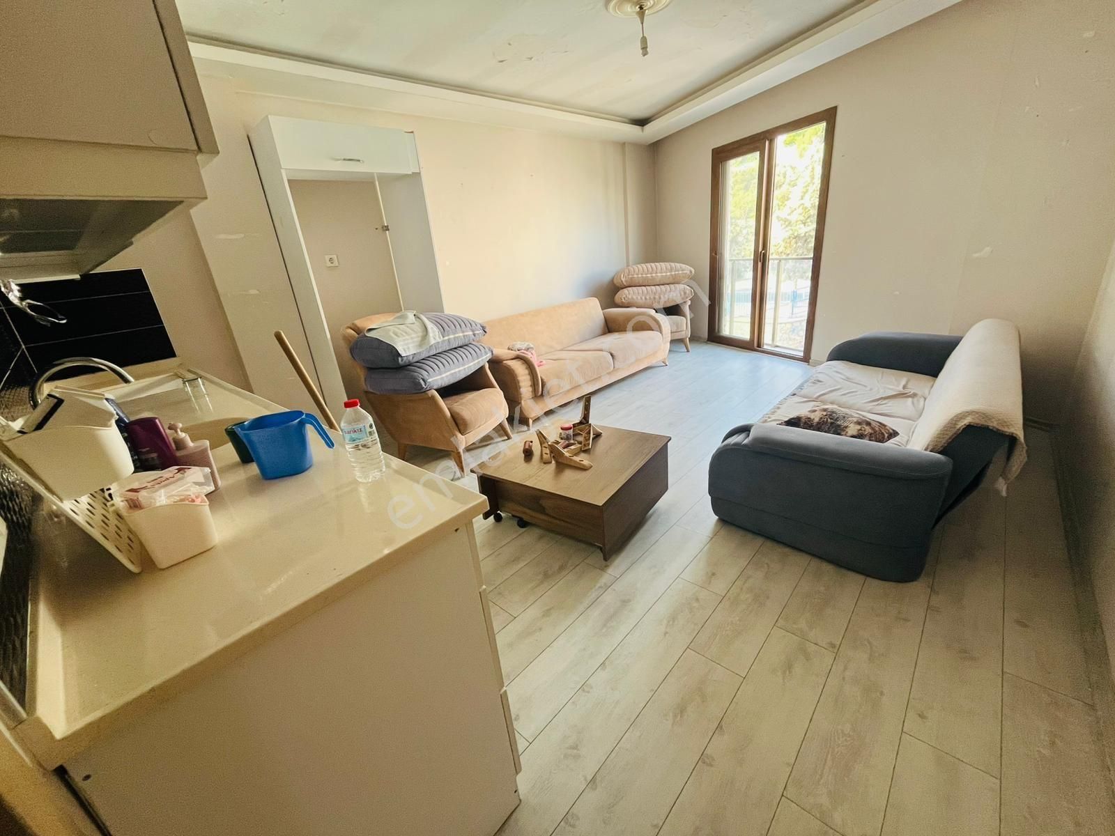 Kuşadası, Nohut Oda Bakla Sofa Acill Satılık....