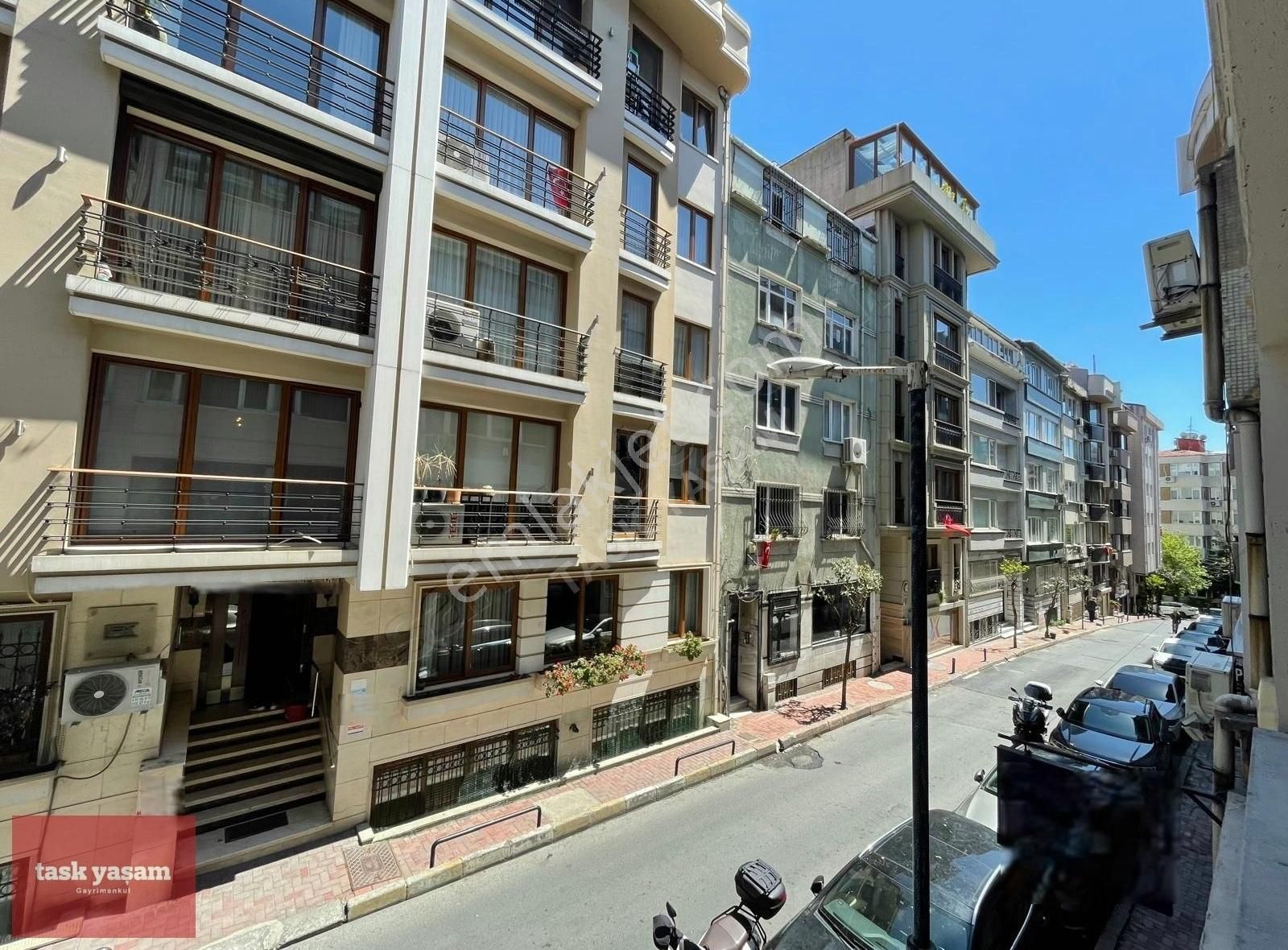 Nişantaşı Teşvikiye Mahallesi'nde 3+1 Kiralık Ferah Daire