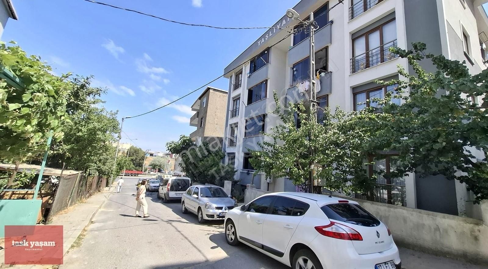 Tuzla Mimar Sinan Mahallesinde Geniş Balkonlu Satılık 3+1 Daire