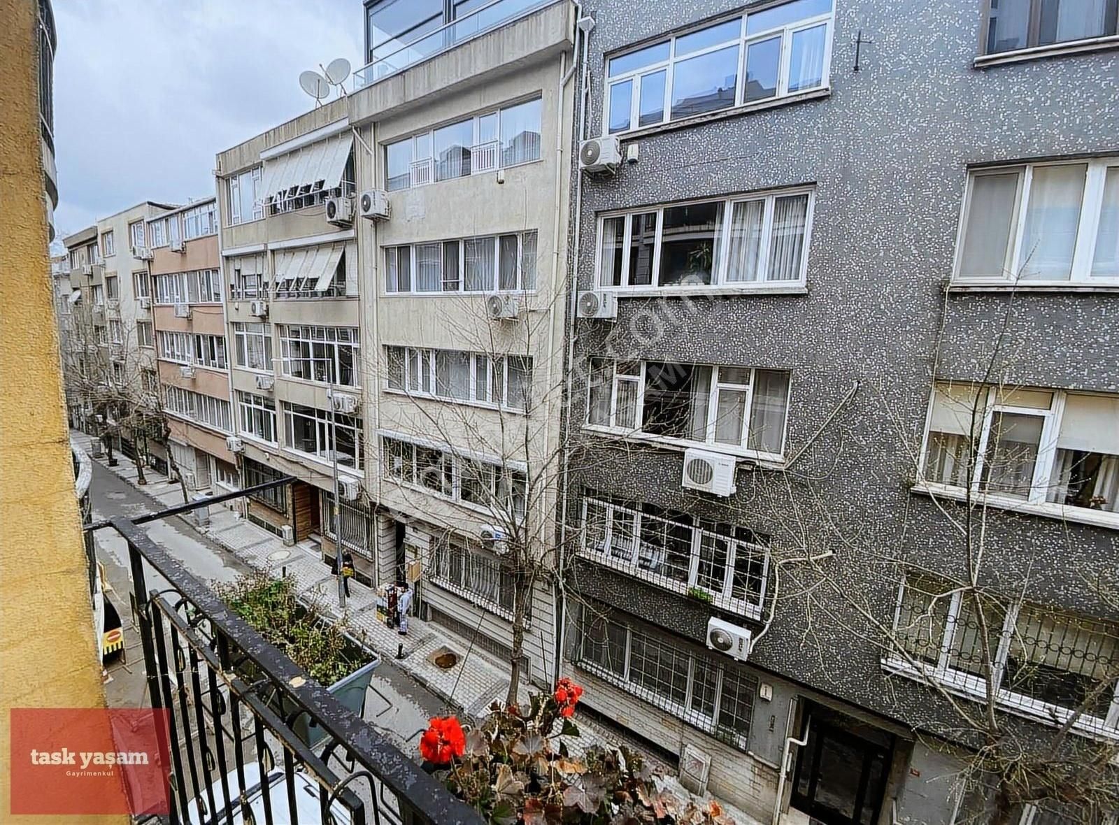 Nişantaşı Teşvikiye Hacıeminefendi Eşyalı Hazır Kiralık 2+1