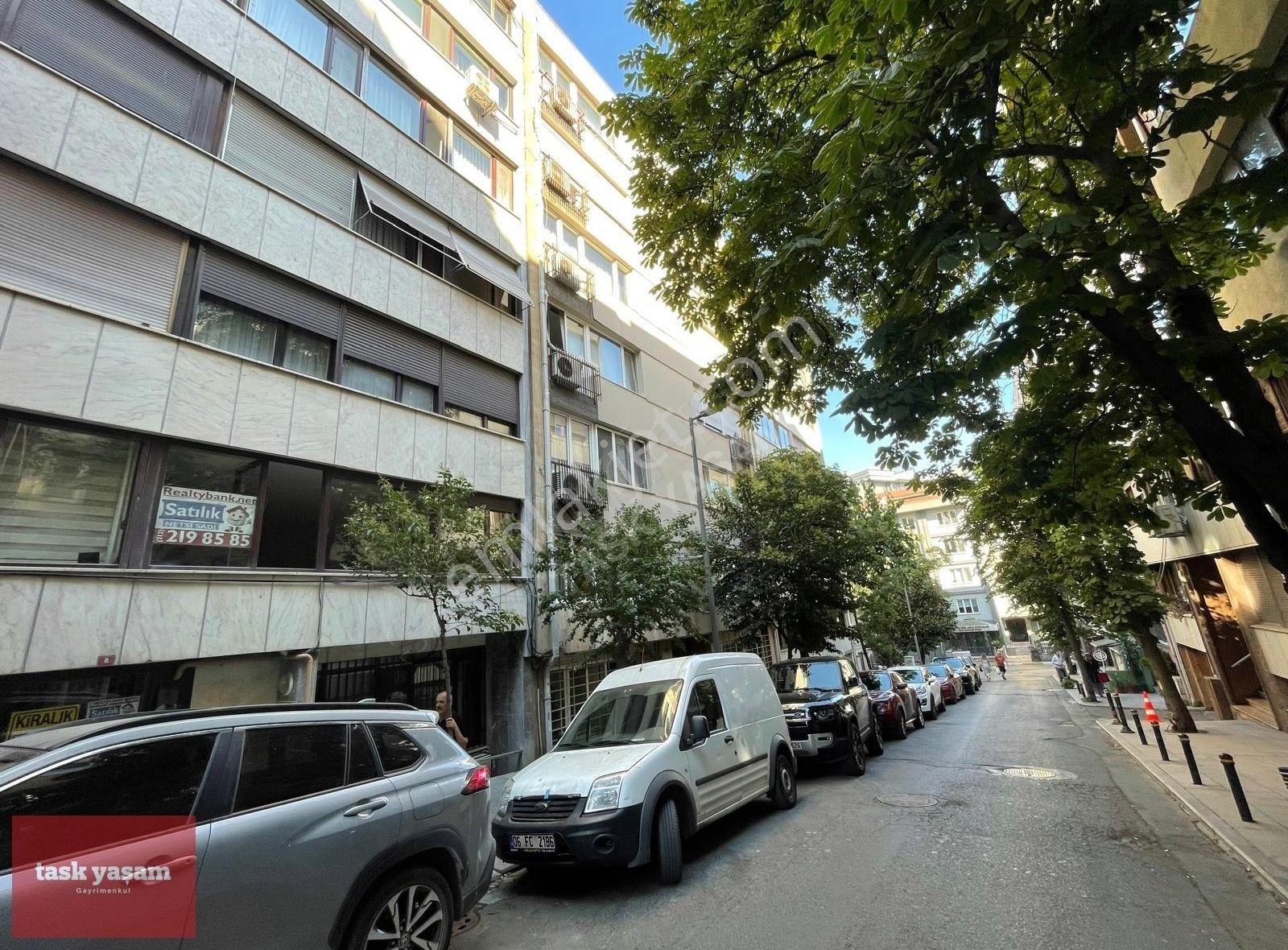 Nişantaşı Teşvikiye Mahallesinde 3+1 Kiralık Daire