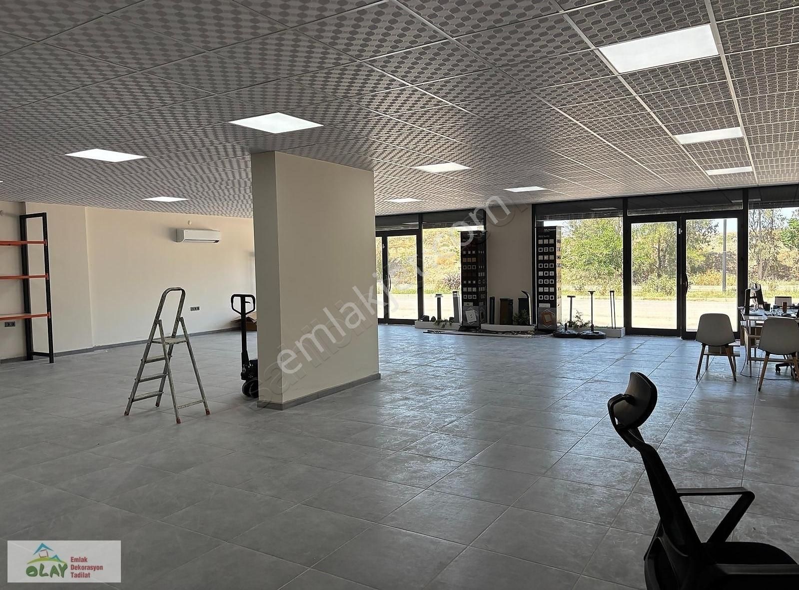 Ana Cadde Üzeri 225 M2 Dükkan + 200 M2 Bodrum 60.000 Tl