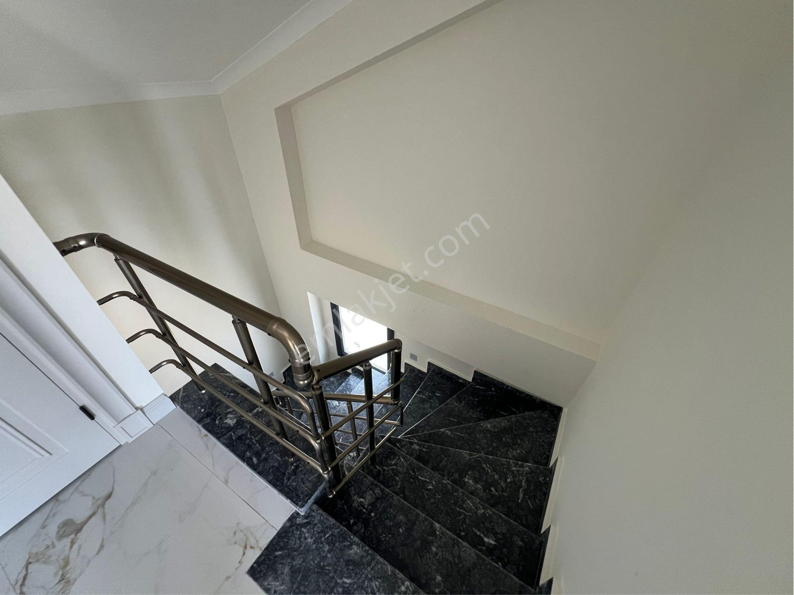 🩷cemre Emlaktan Kaz Dağlarının Eteklerinde Satılık Sıfır 5+1 Villa🩷 - Görsel 2