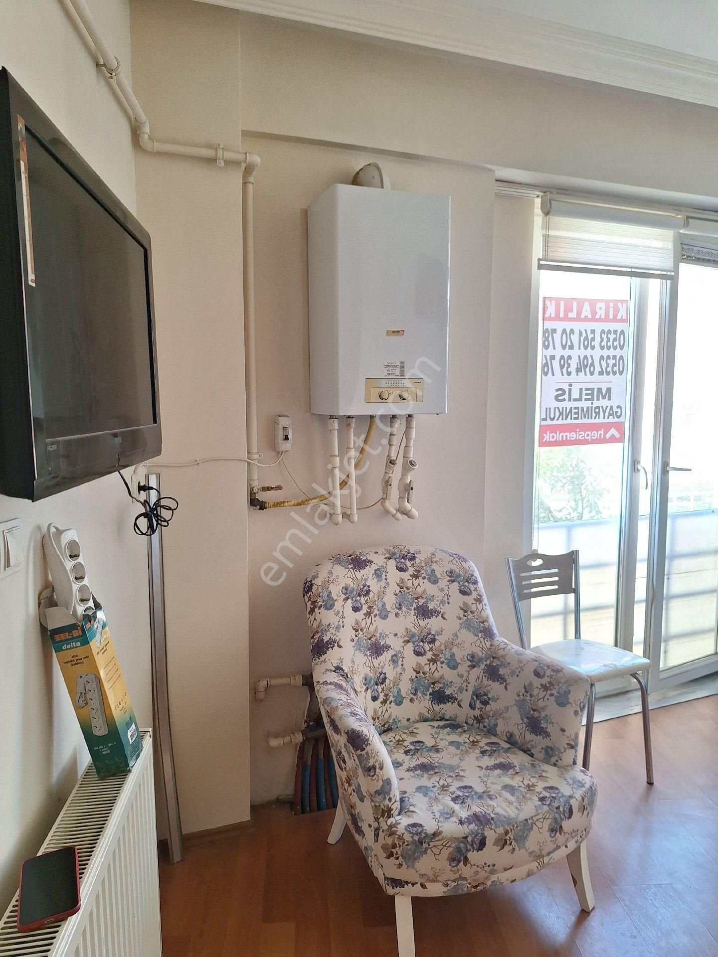 Sütlüce Mahallesi Eşyalı 1+1 Kombili Kiralık Daire