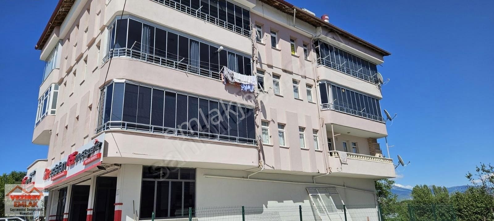 Vezirev Emlaktan Bireylül Mah. 3+1