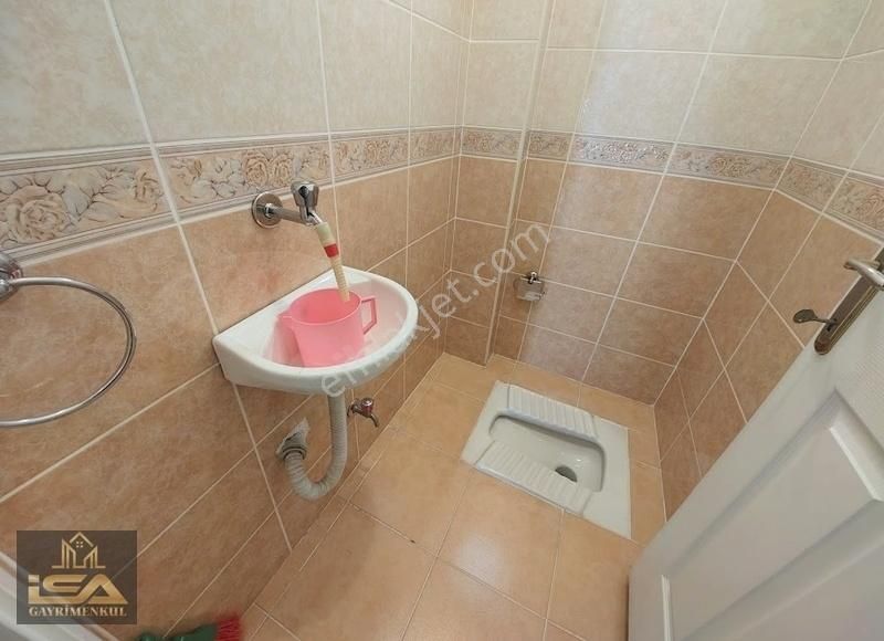 İsa Gayrimenkul Den Merkez Cami Civarı Kullanışlı 3+1 Arakat