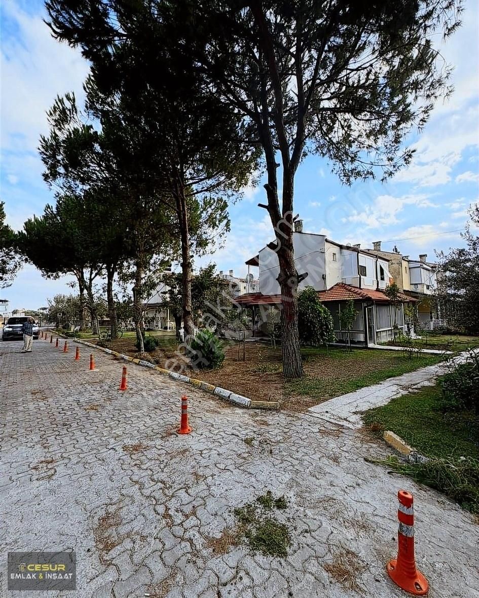 Dikili Salihlerde Köşe Konum Geniş Bahçeli 2+1 Villa!