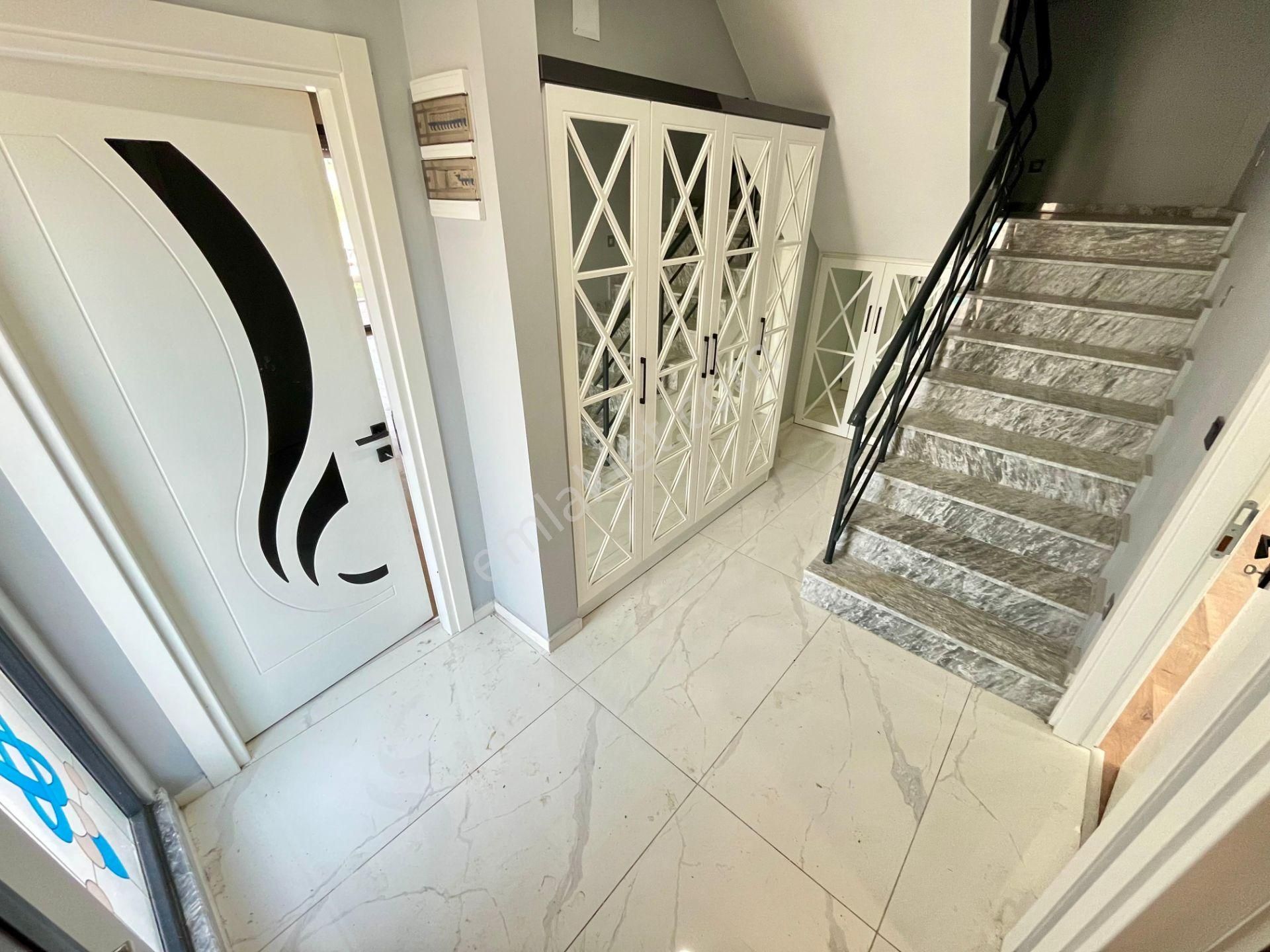 Sezgin Emlak'tan Güre'de 6+1 Deniz Manzaralı Satılık Lüx Triplex - Görsel 33