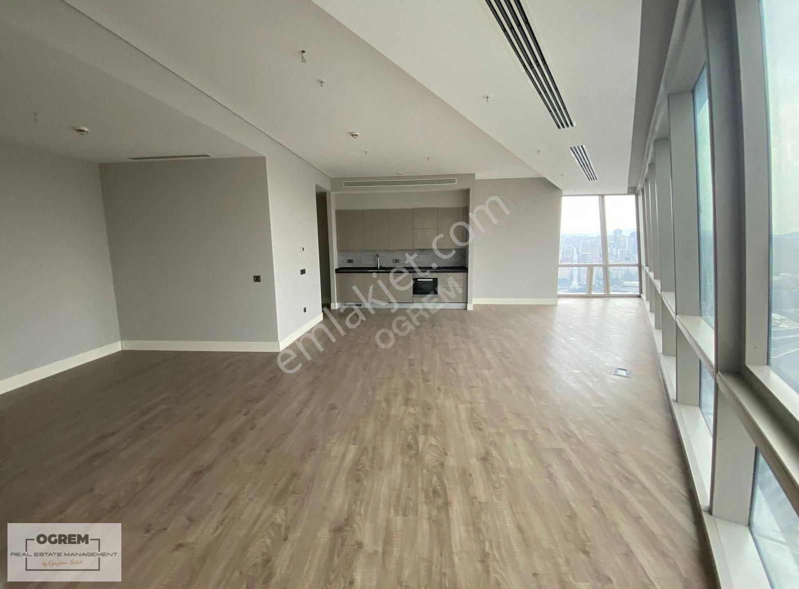 Metropol İstanbul / Office For Sale /