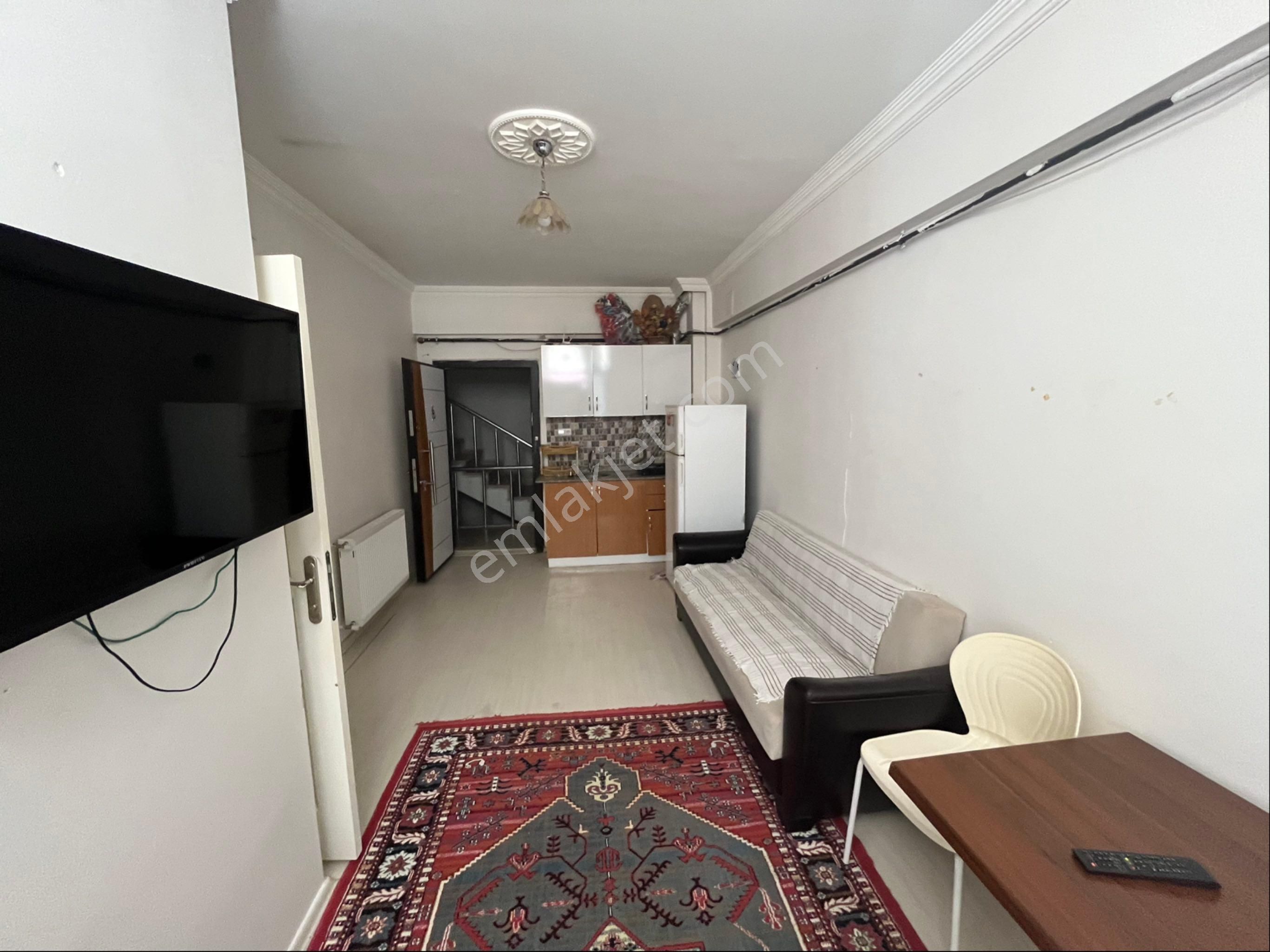 Oğuzeli Üniversitesi Karşısında 1+1 Eşyalı Stüdyo Daire