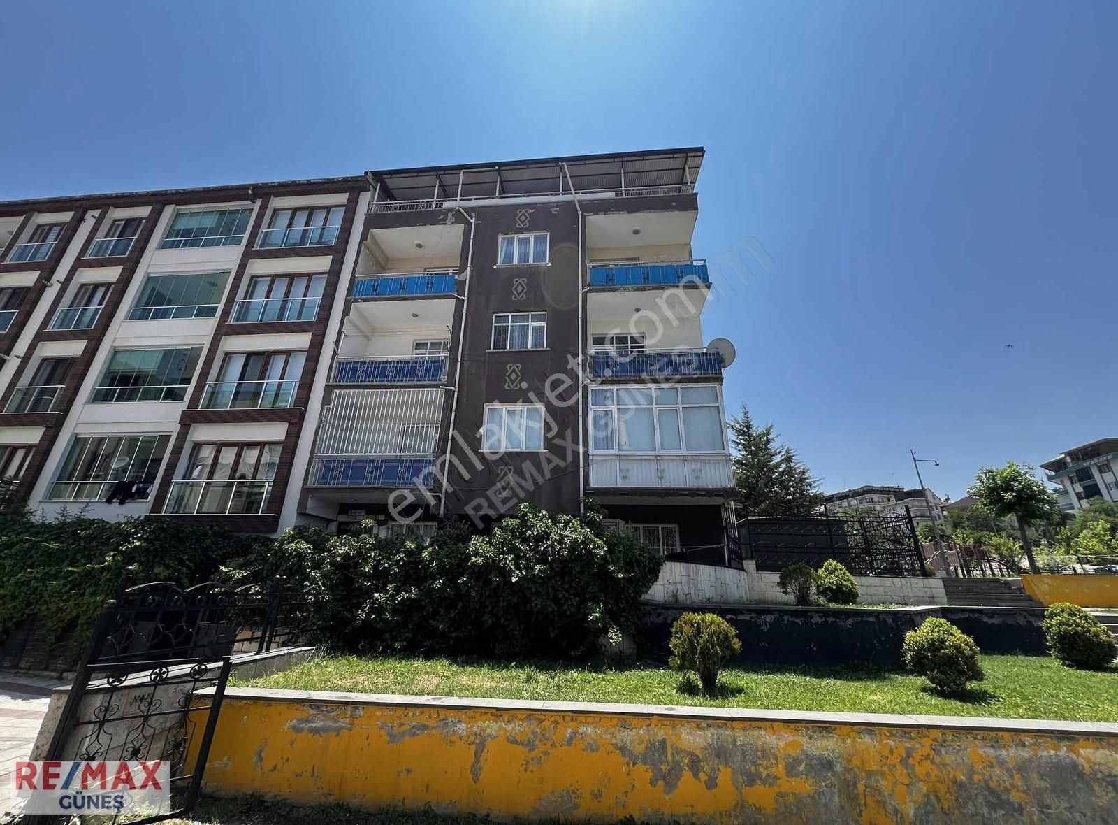 Kernek Mahallesinde Satılık 4+1 Dublex Teraslı+eşyalı Daire