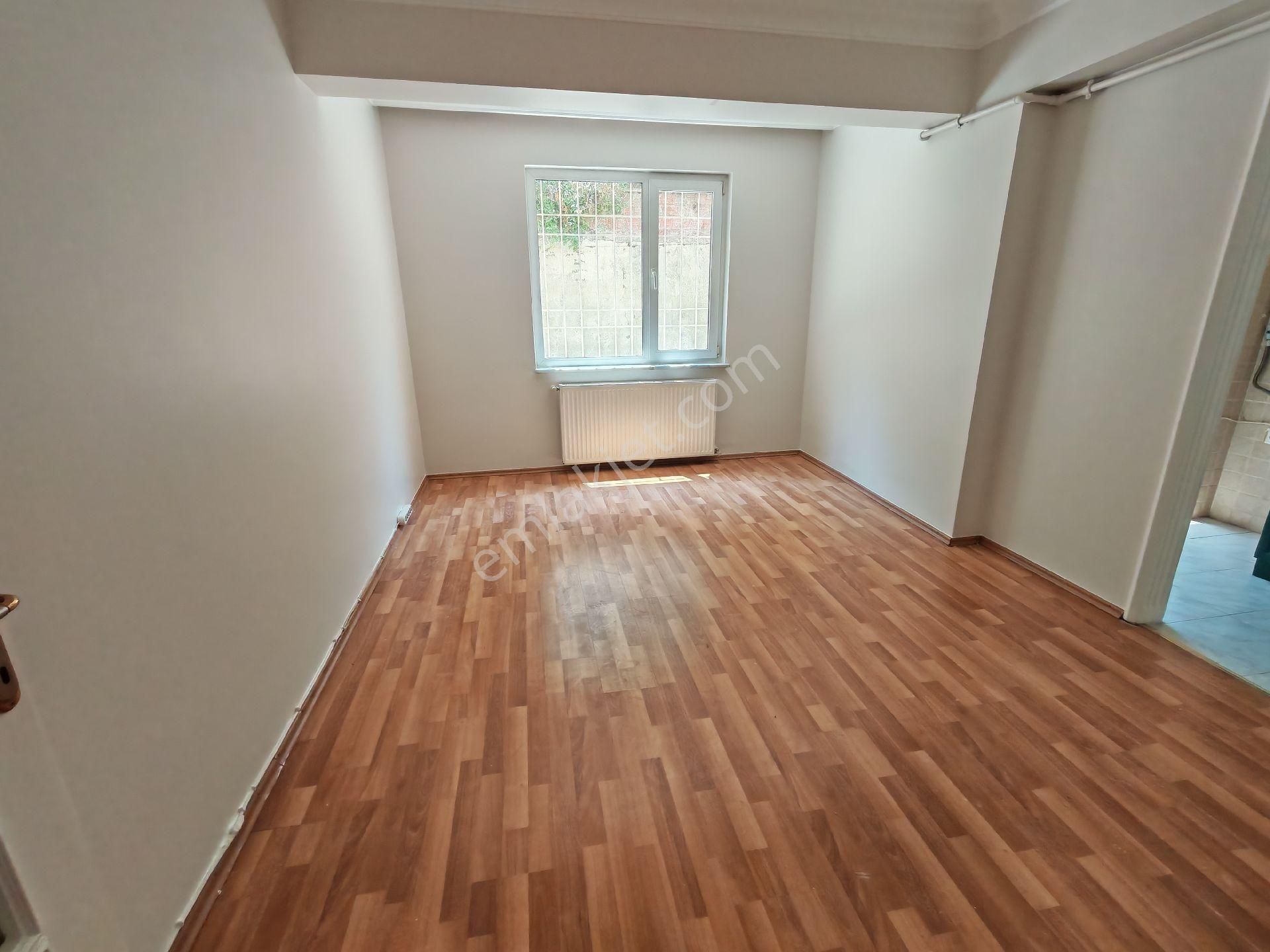 Barış Emlak'tan Karaağaç'ta Karnur Binasında Giriş Kat 2+1 Daire.