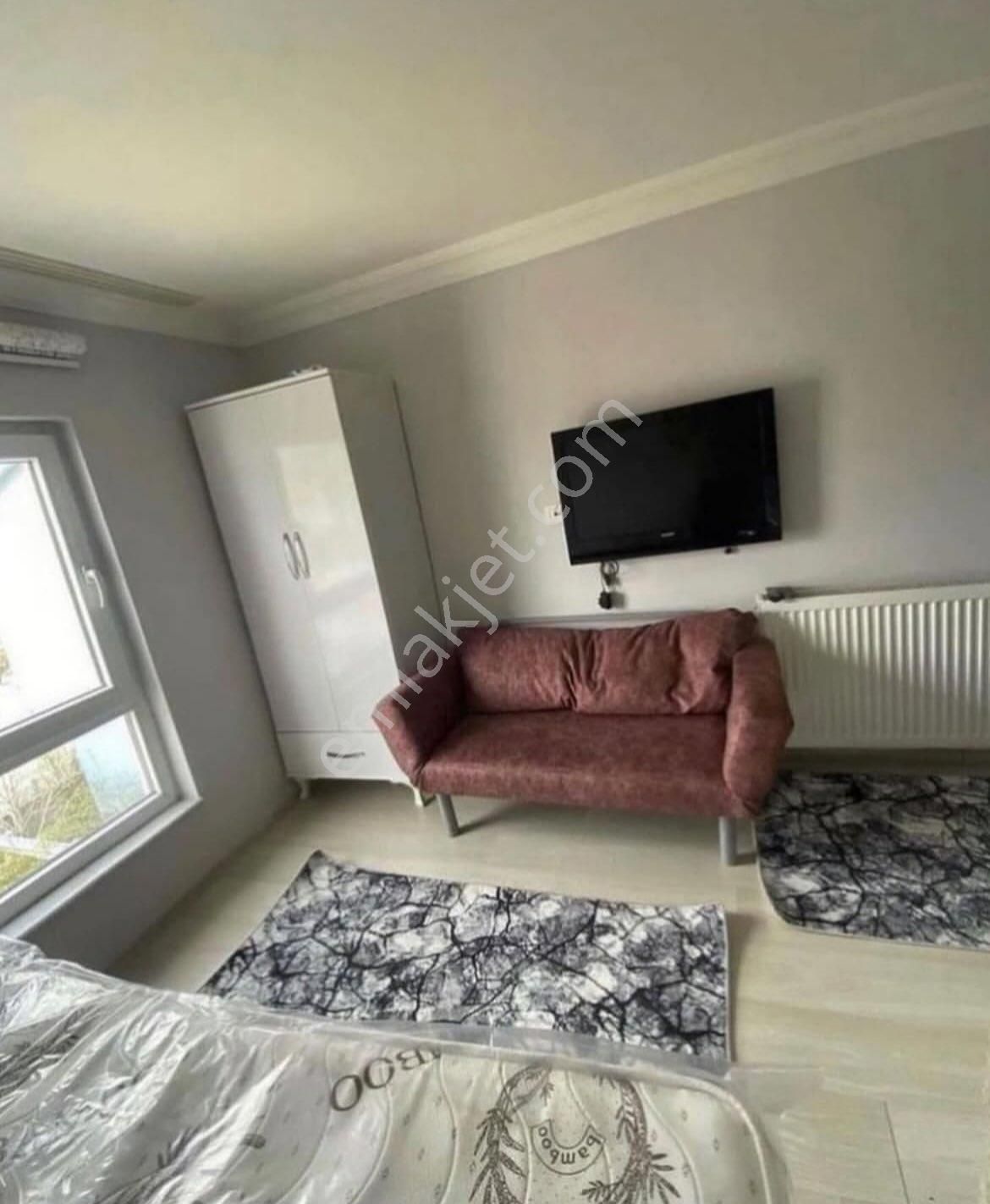 Muhteşem Konumda Kiralık 1+0 Apart