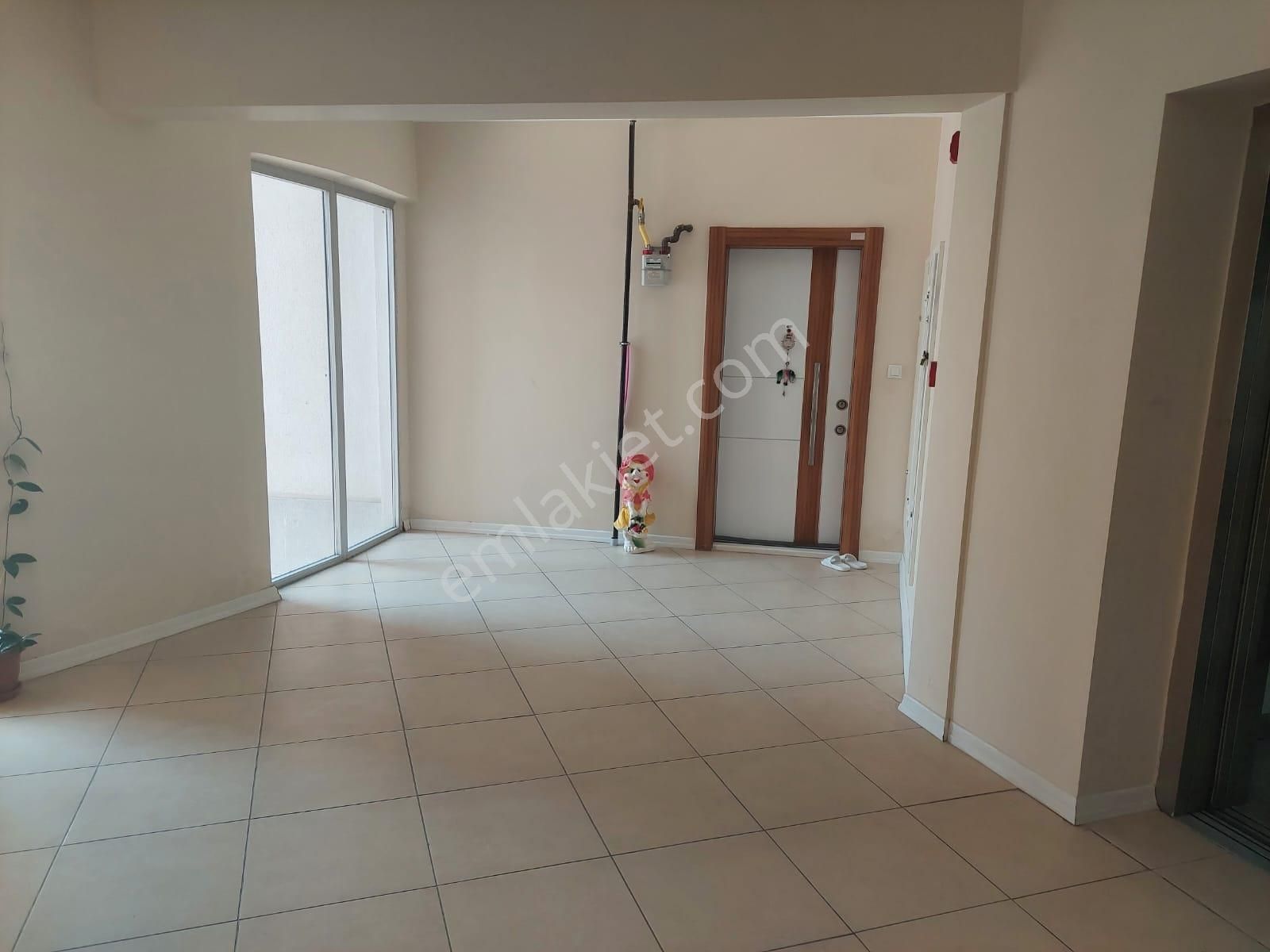 Fatih Sultan Mehmet Caddesinde Ebeveyn Banyolu 4+1 Satılık Daire - Görsel 9