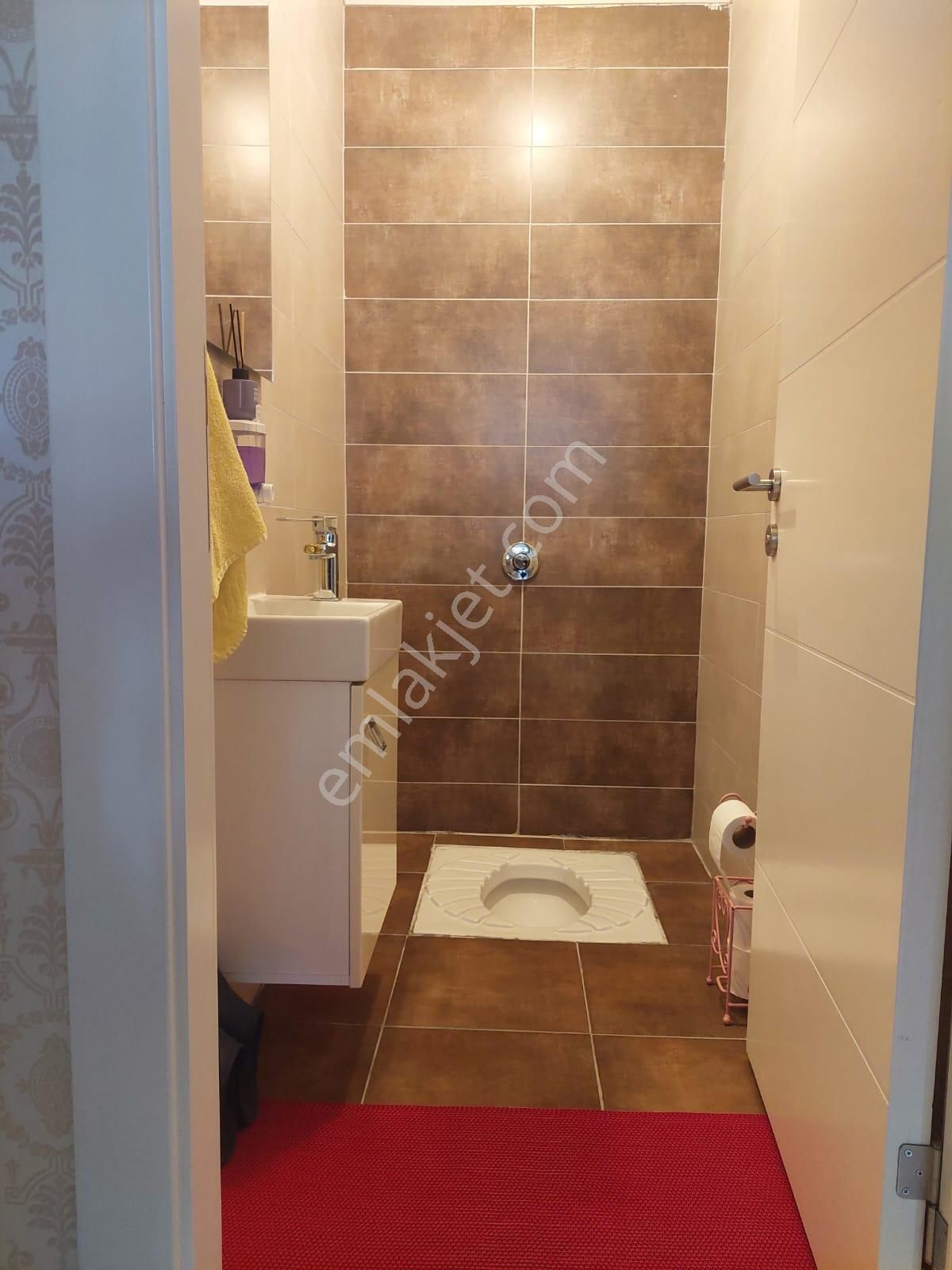 Fatih Sultan Mehmet Caddesinde Ebeveyn Banyolu 4+1 Satılık Daire - Görsel 6