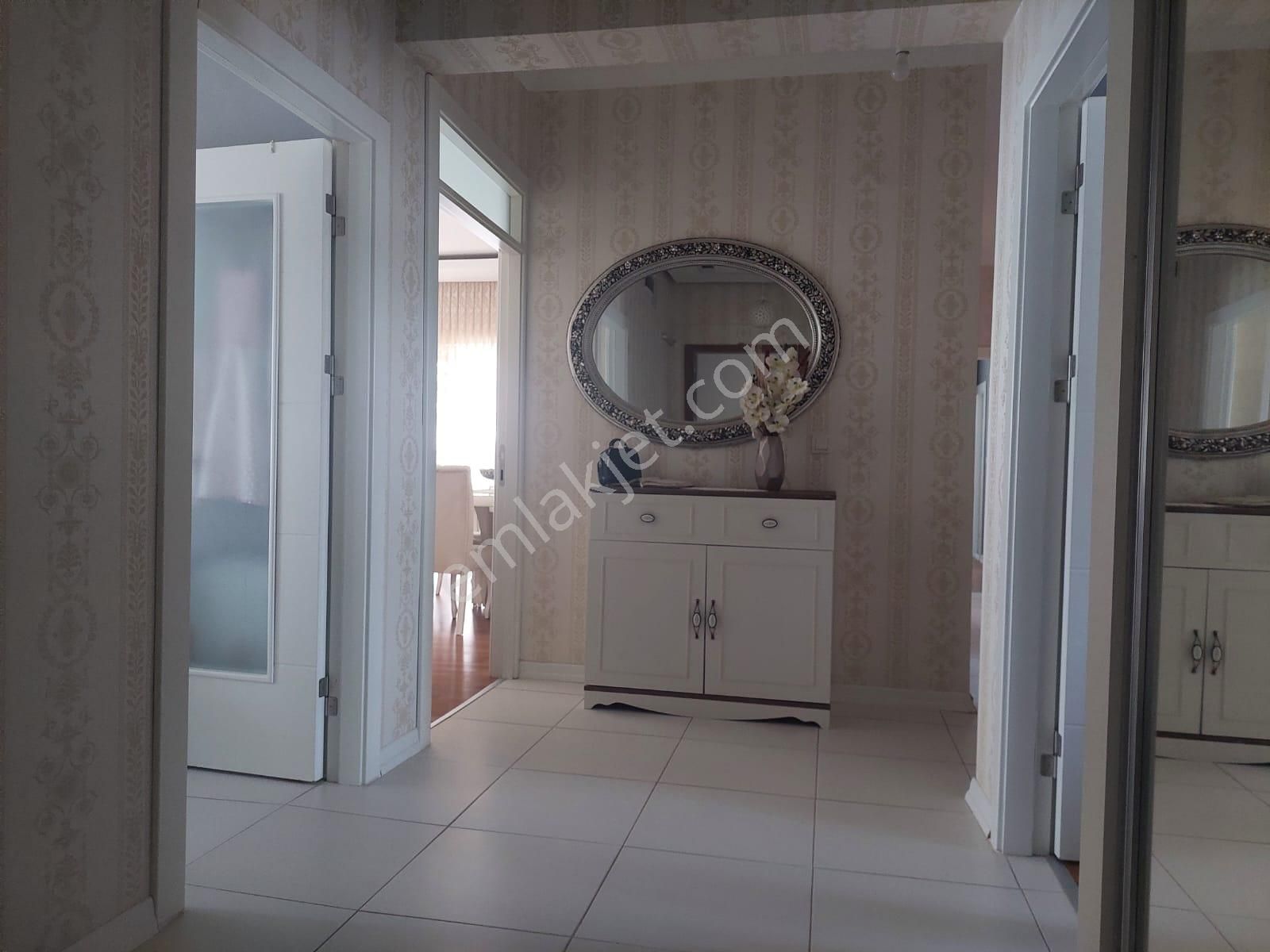 Fatih Sultan Mehmet Caddesinde Ebeveyn Banyolu 4+1 Satılık Daire - Görsel 4