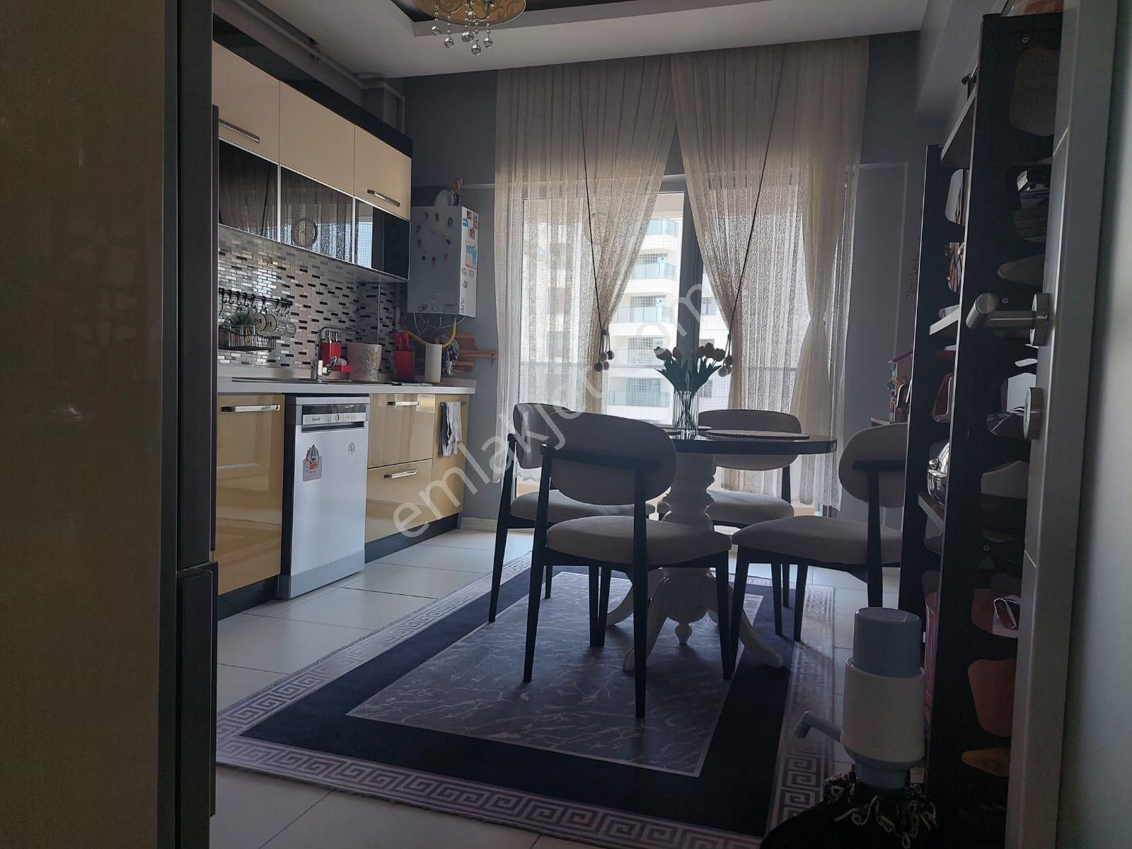 Fatih Sultan Mehmet Caddesinde Ebeveyn Banyolu 4+1 Satılık Daire - Görsel 31