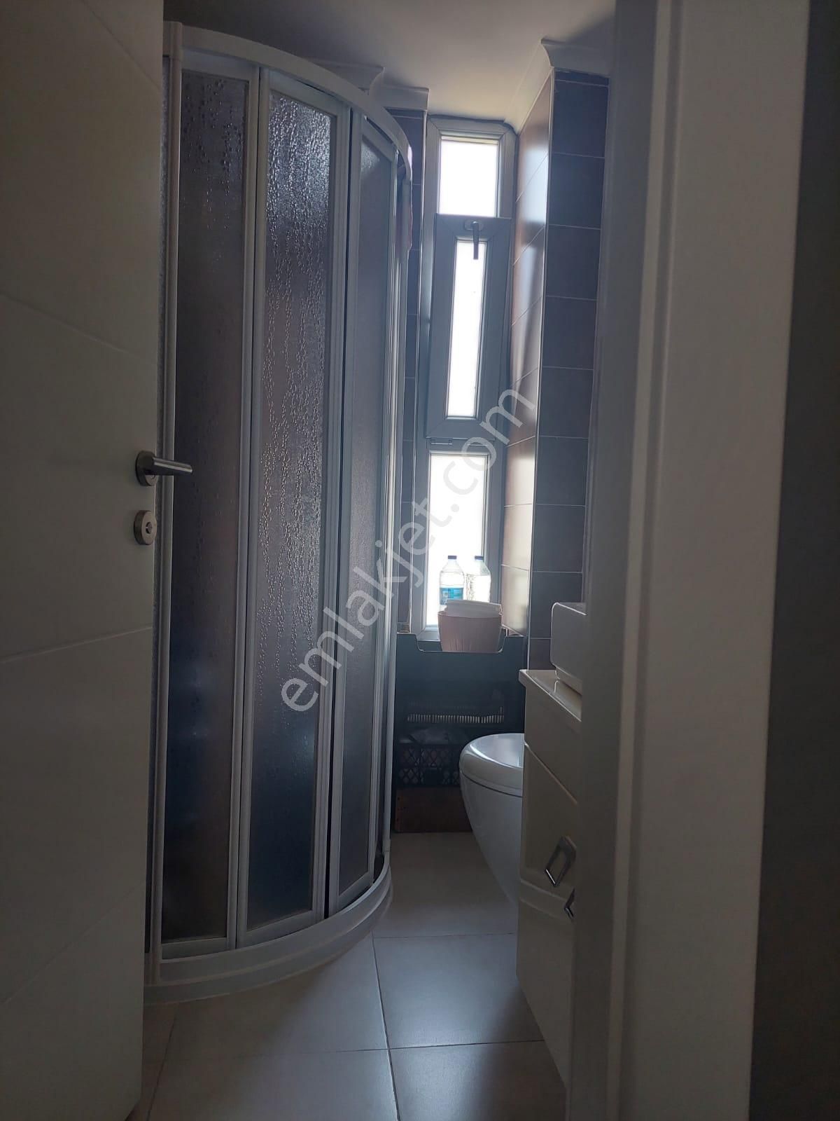 Fatih Sultan Mehmet Caddesinde Ebeveyn Banyolu 4+1 Satılık Daire - Görsel 16